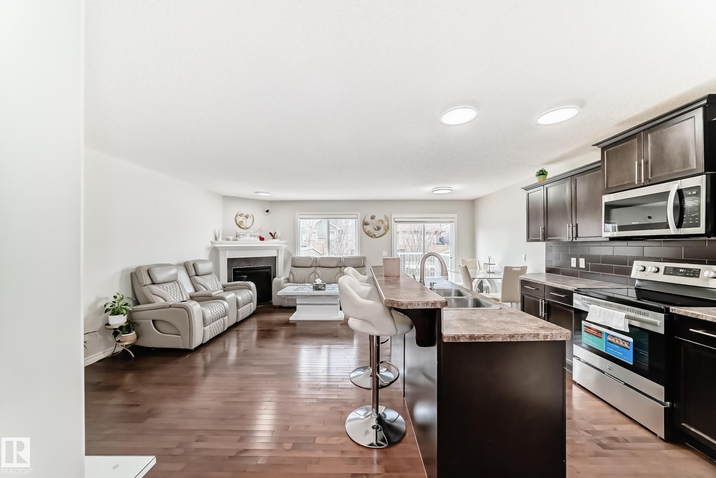 Picture for 6419 18 Ave SW SW