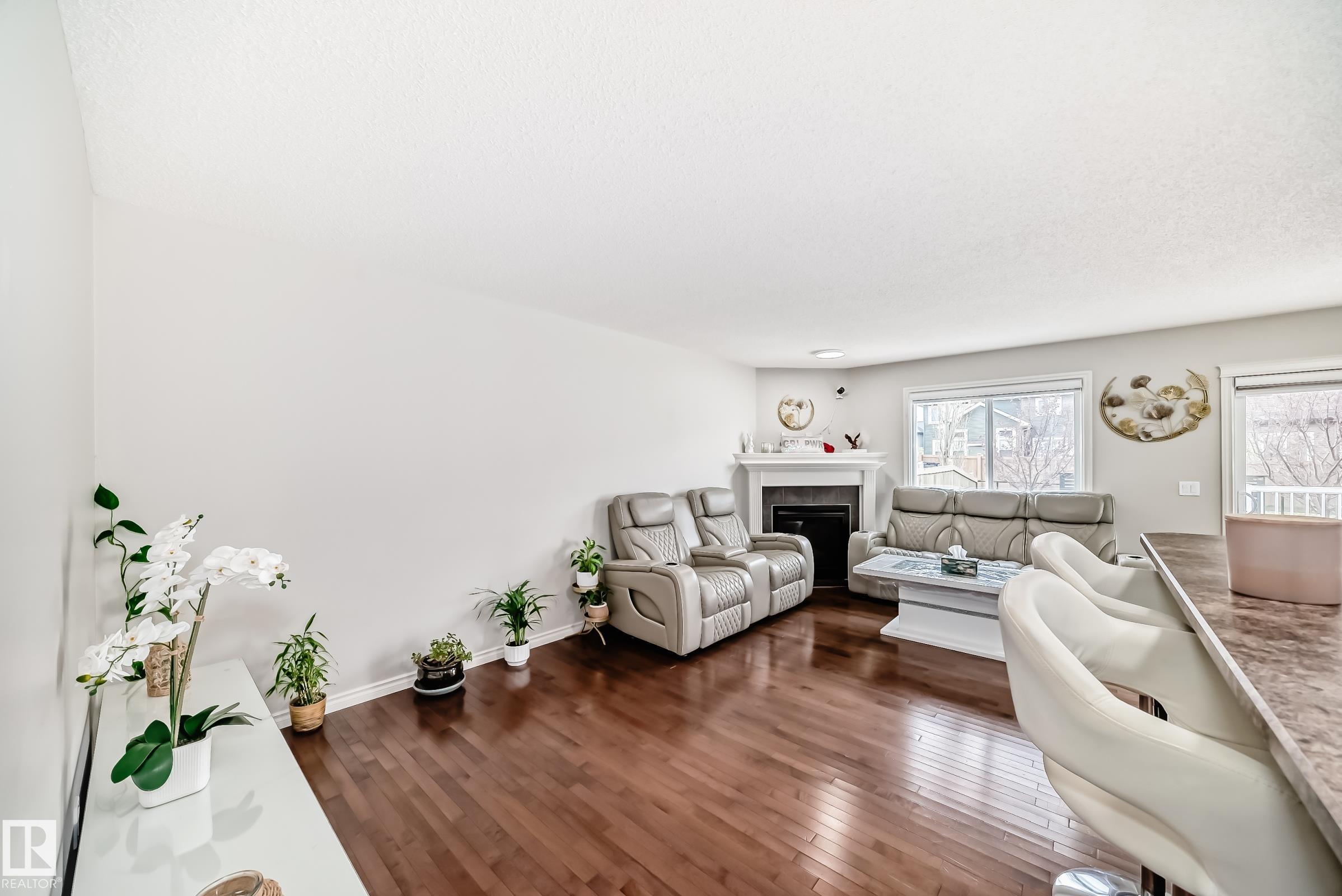 https://zimg.paragon.ice.com/ParagonImages/Property/PM/RAE/225400362/7/0/0/0f0ae0c7ea0d098cad33a76b57f290a3/1/531c7773c3640b45a35a4d7233ad97ec/225400362-33a0dbb8-e788-4749-ac19-e30e82b5baf7.JPG