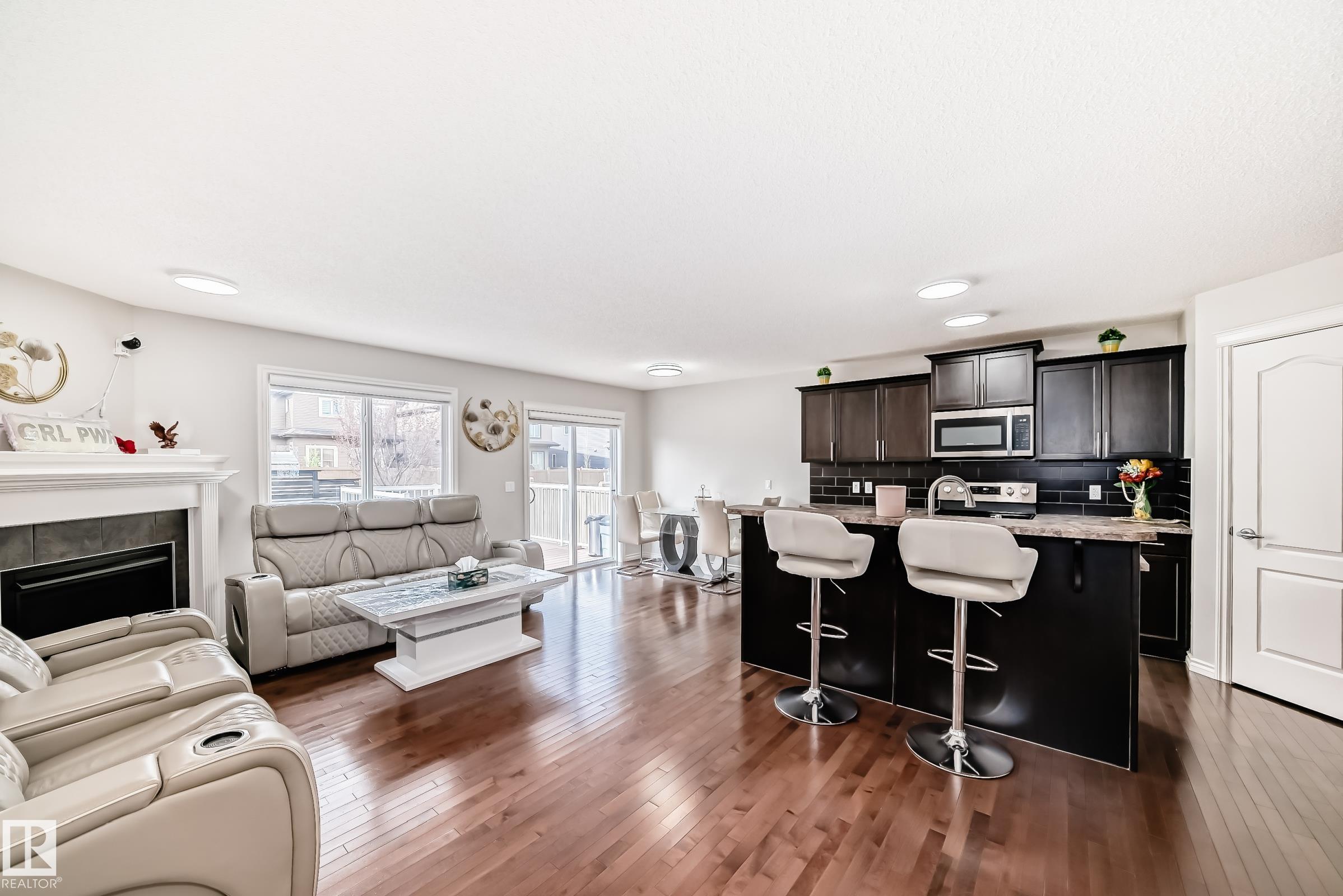 https://zimg.paragon.ice.com/ParagonImages/Property/PM/RAE/225400362/8/0/0/75bd32aa353902828ed9d7733e9d9a74/1/531c7773c3640b45a35a4d7233ad97ec/225400362-1a0044a2-af7b-4dca-8ee5-3401a3a99182.JPG