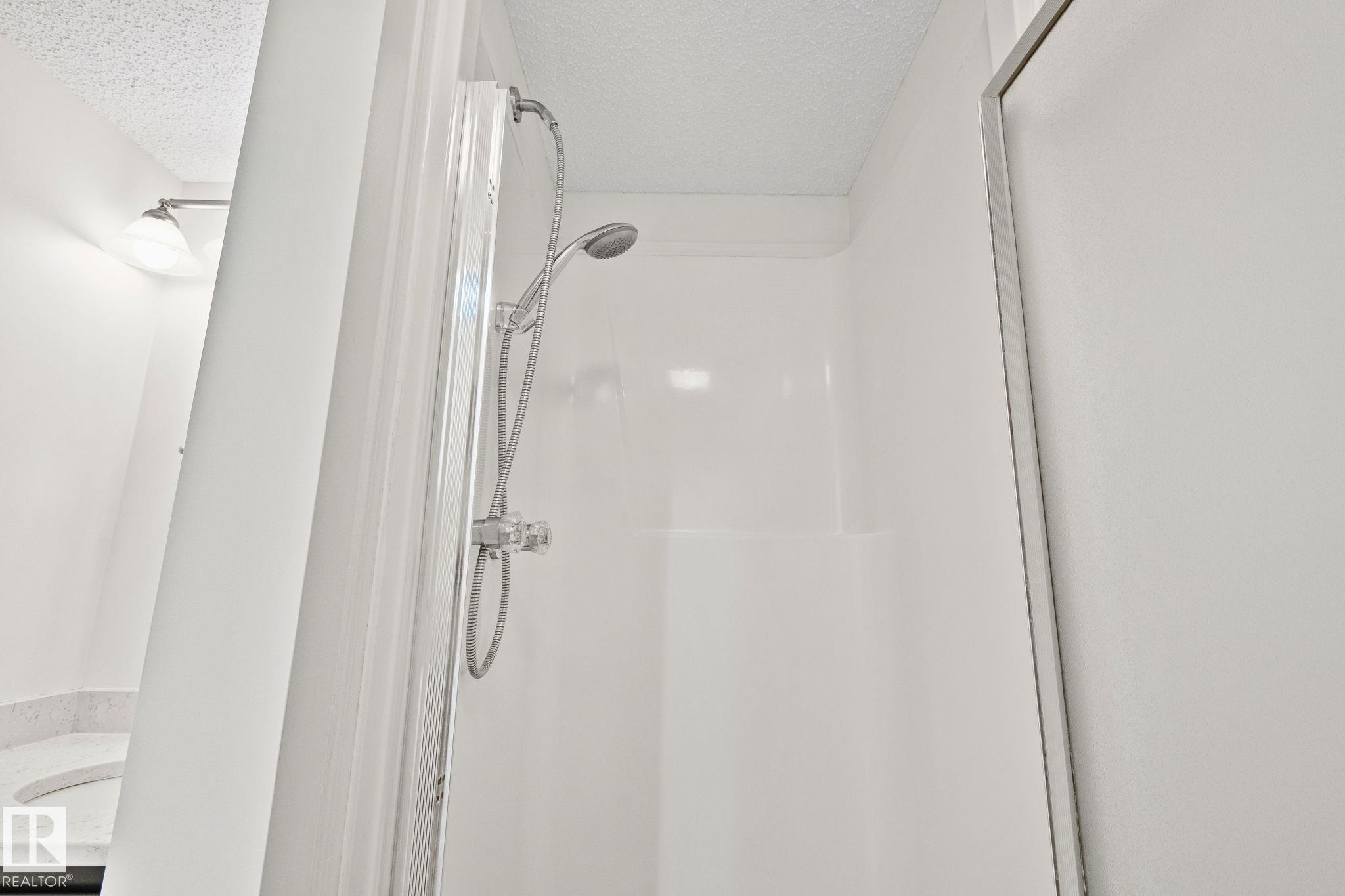 https://zimg.paragon.ice.com/ParagonImages/Property/PM/RAE/225400380/20/0/0/9913a3ec4947aa58093ca3a471a3cc34/1/93b8f3788e3e9d25201954ca0e46d09c/225400380-1a9d4c0c-64c1-4564-a509-dcde44776269.JPG