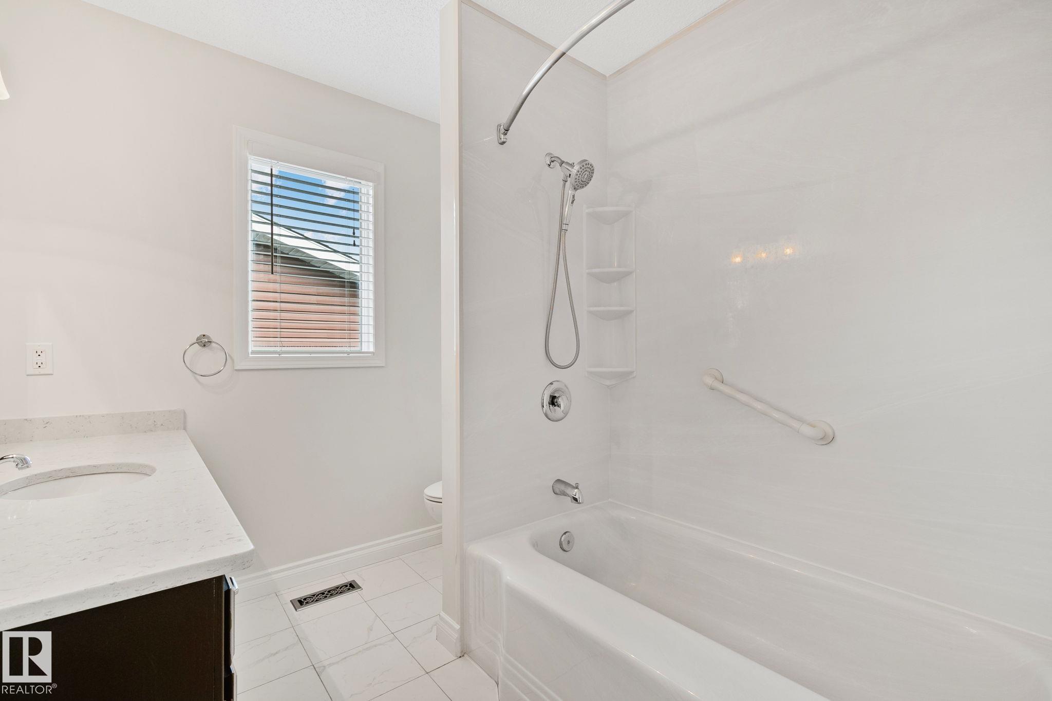 https://zimg.paragon.ice.com/ParagonImages/Property/PM/RAE/225400380/30/0/0/f1045338798b8190f52da5fa7ca93d88/1/93b8f3788e3e9d25201954ca0e46d09c/225400380-bc46d222-1856-4041-af92-9f71d9c2db10.JPG