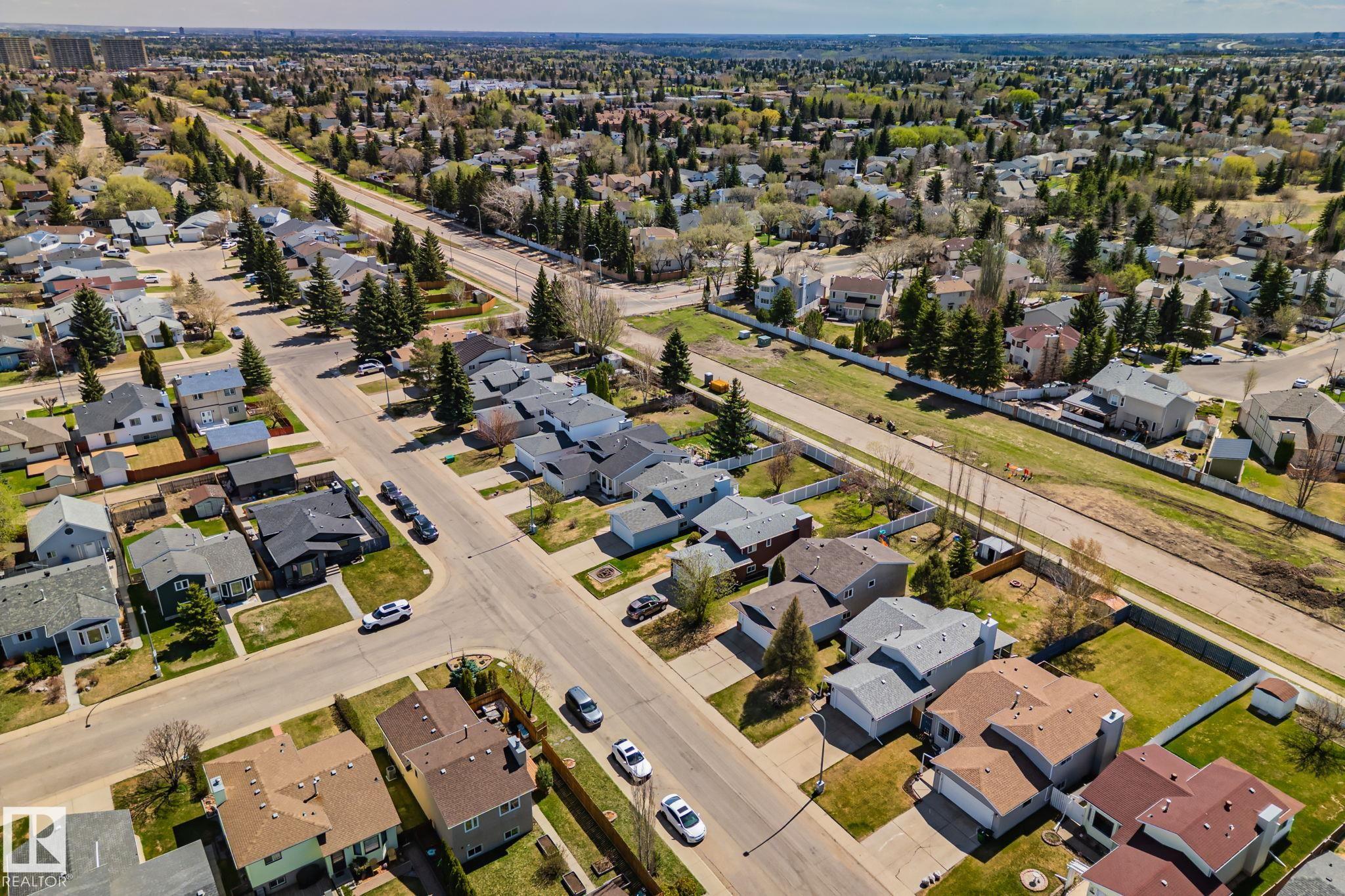 https://zimg.paragon.ice.com/ParagonImages/Property/PM/RAE/225400380/49/0/0/6d75ebfcdbd3f497faa98950cb0d76db/1/93b8f3788e3e9d25201954ca0e46d09c/225400380-9621f3b4-e095-4d7d-90dd-5bb12a6c4896.JPG