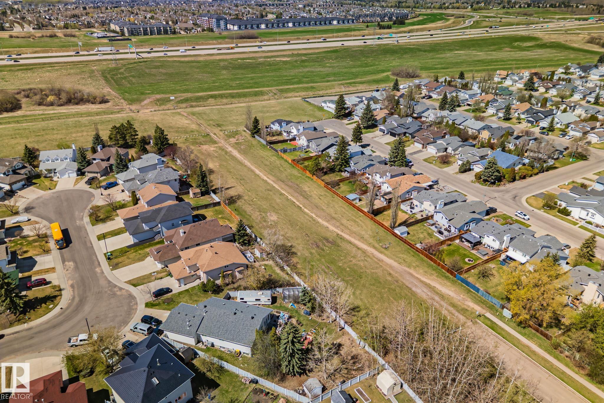 https://zimg.paragon.ice.com/ParagonImages/Property/PM/RAE/225400380/53/0/0/2c396d83368759b2fc4314e16fbdd926/1/93b8f3788e3e9d25201954ca0e46d09c/225400380-f0d0c0c9-21bd-4db3-8503-e753afa279e1.JPG
