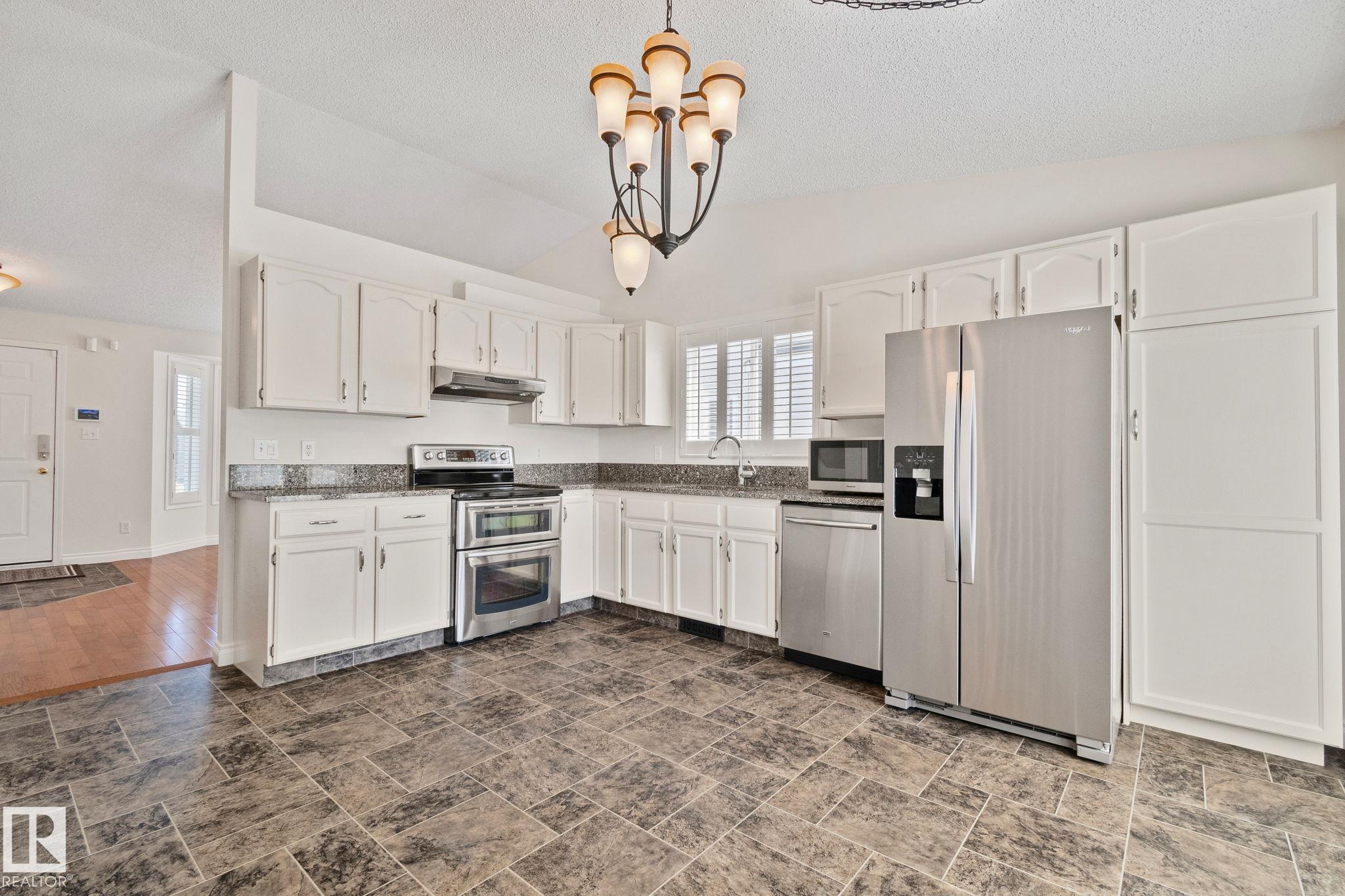 https://zimg.paragon.ice.com/ParagonImages/Property/PM/RAE/225400380/8/0/0/69f0dd04935e9d6dd2a40affabe57ccf/1/93b8f3788e3e9d25201954ca0e46d09c/225400380-daa734cb-9e24-4419-a806-2936c60ac799.JPG