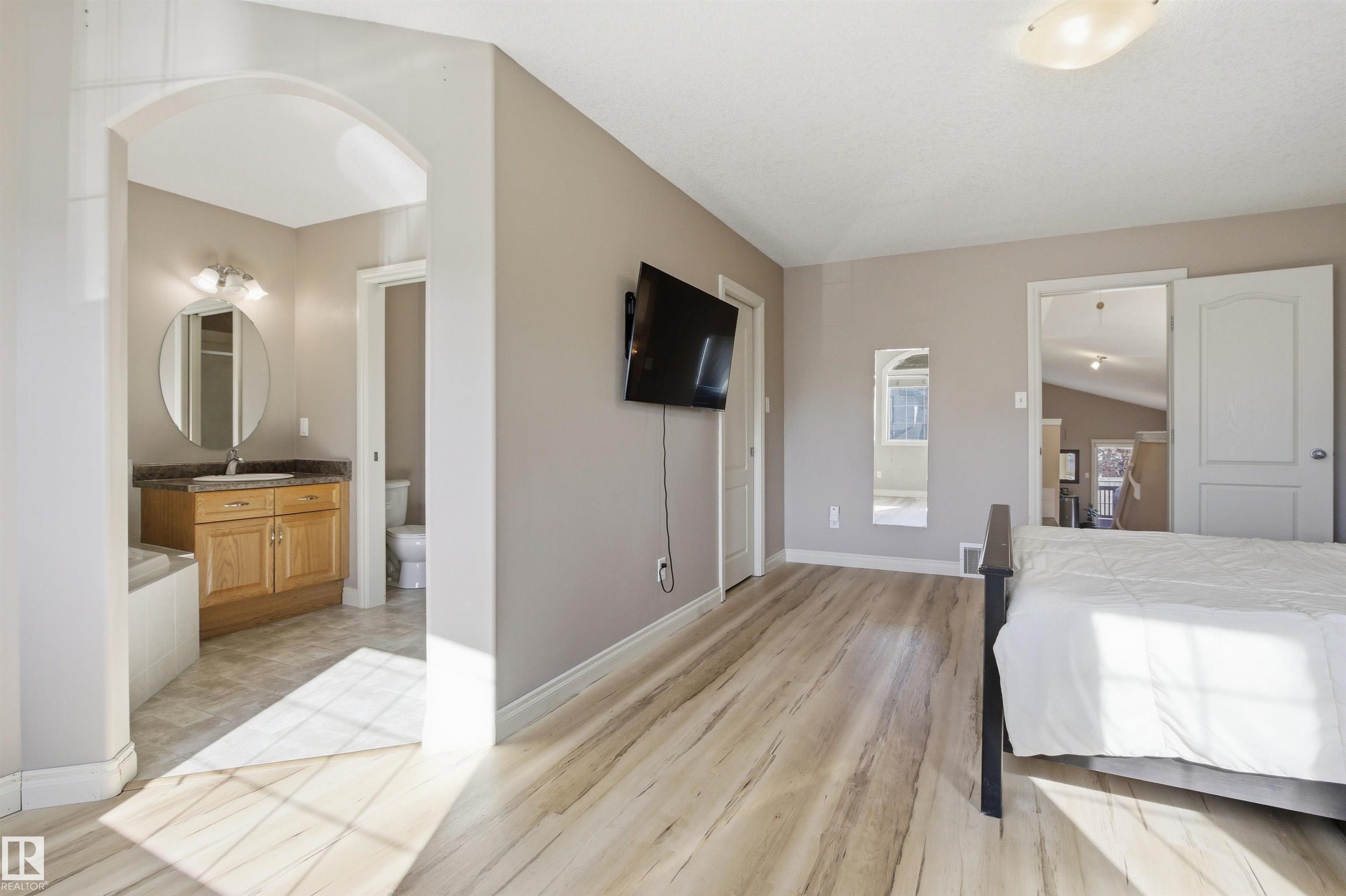 https://zimg.paragon.ice.com/ParagonImages/Property/PM/RAE/225400381/22/0/0/f79f120ed863c88341733f71b71ab25b/1/b10a658d155f01b679f1312922cd9409/225400381-6cf1ea0a-f2f1-4059-927c-e2ab6913a4ec.JPG