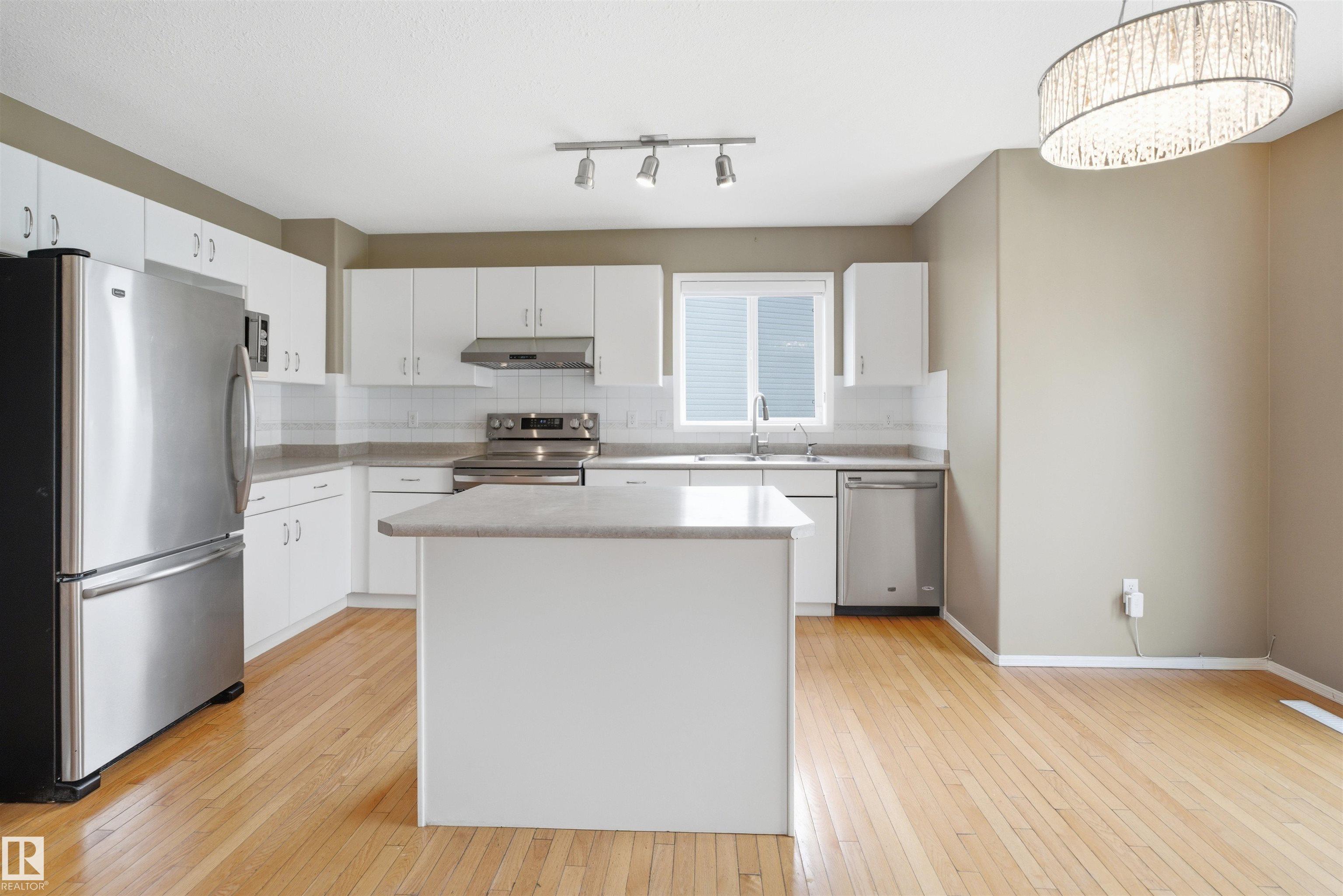 Photo 8 at 2610 -  33a Street NW, Silver Berry, Edmonton