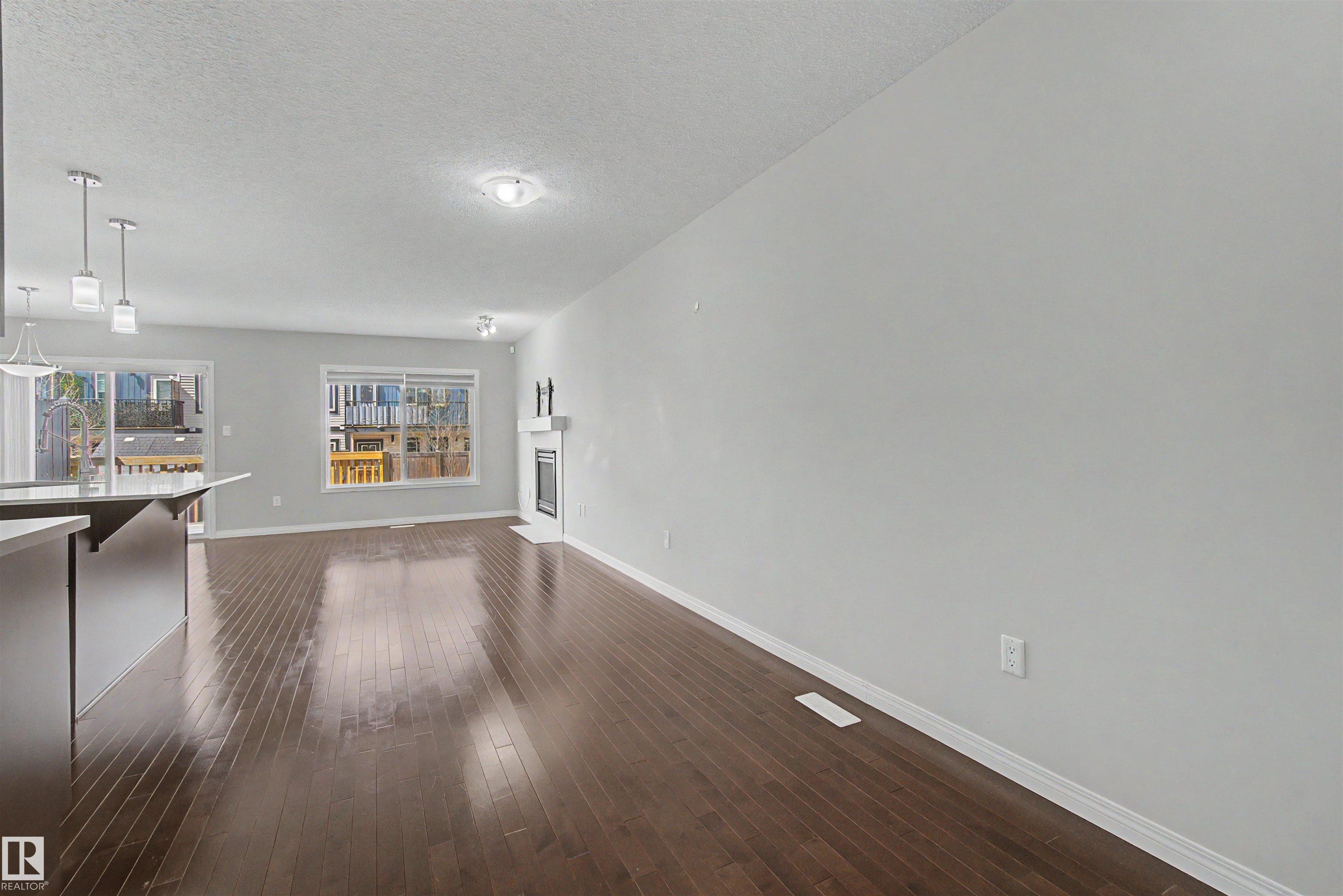 https://zimg.paragon.ice.com/ParagonImages/Property/PM/RAE/225400390/6/0/0/cc27361909c9ba656727579d11805c74/1/45397f42f7547e0ad0cfebeac3f88e66/225400390-6b270805-071e-4e22-8e31-cb73b11c9fb4.JPG