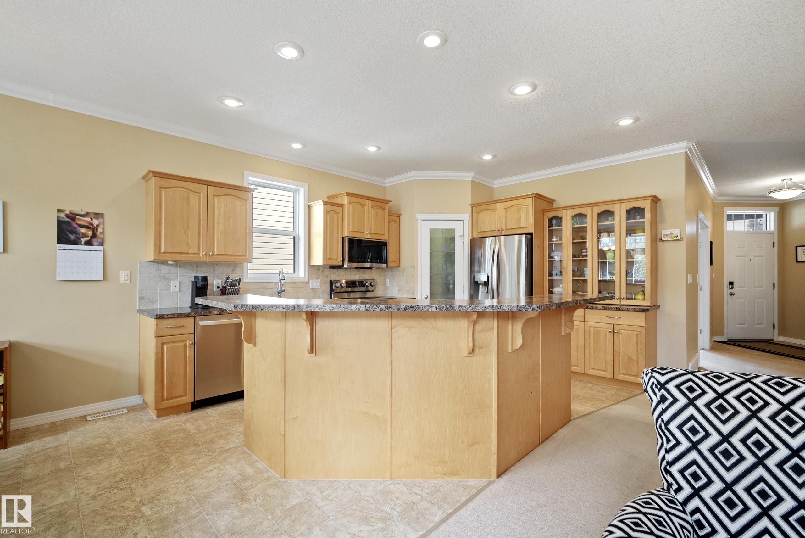 https://zimg.paragon.ice.com/ParagonImages/Property/PM/RAE/225400393/11/0/0/e39168fd9304db8ee2c322dc0d2c160b/1/af712a395f329c59d0e39f203cced82d/225400393-5251b812-1aff-43b7-b57d-bb1a2edb2fef.JPG