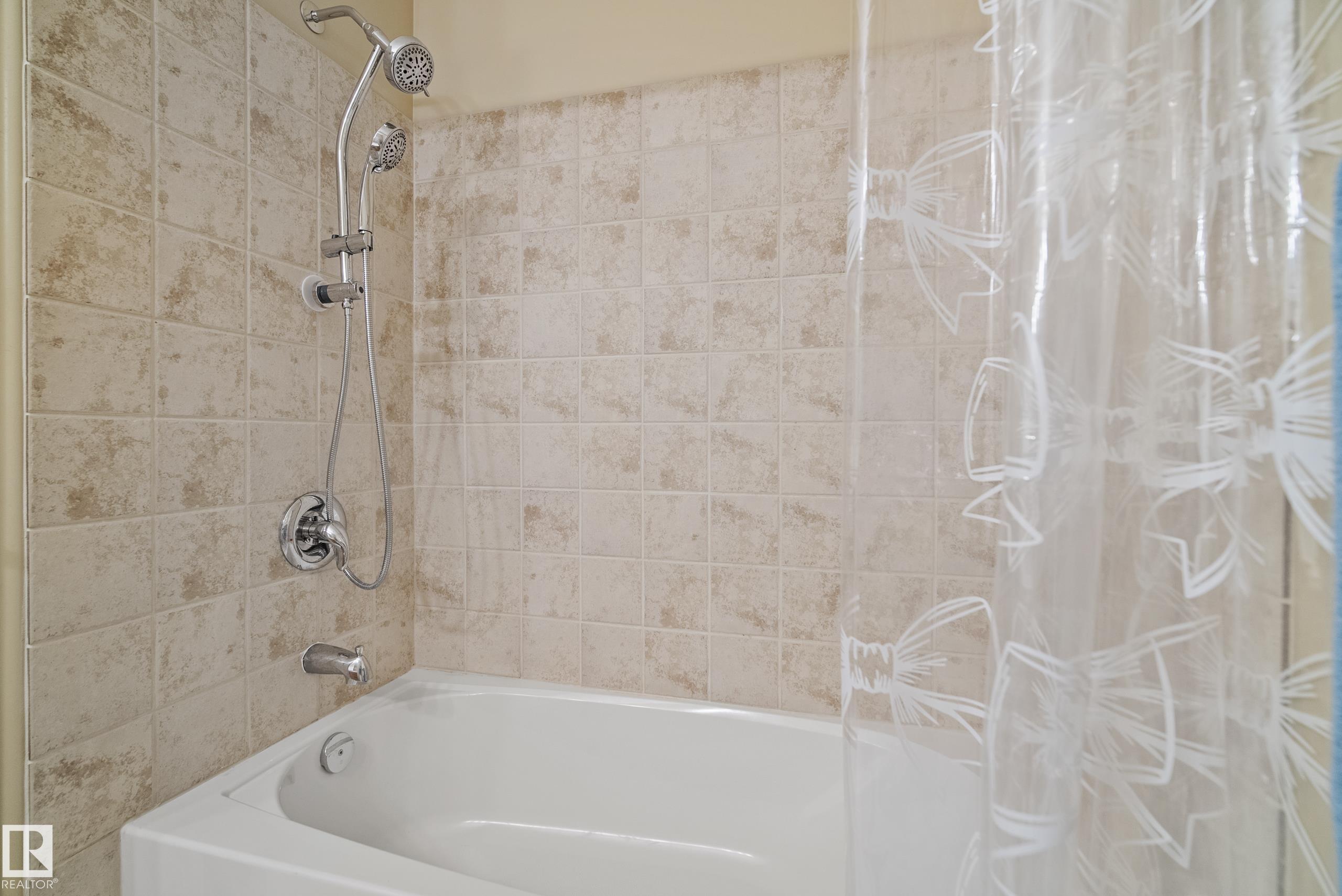 https://zimg.paragon.ice.com/ParagonImages/Property/PM/RAE/225400393/38/0/0/a00bc02e0495cbe8c42412be0171c74c/1/af712a395f329c59d0e39f203cced82d/225400393-1cebf916-a6ac-44c1-8a63-1f003ac6f5b1.JPG