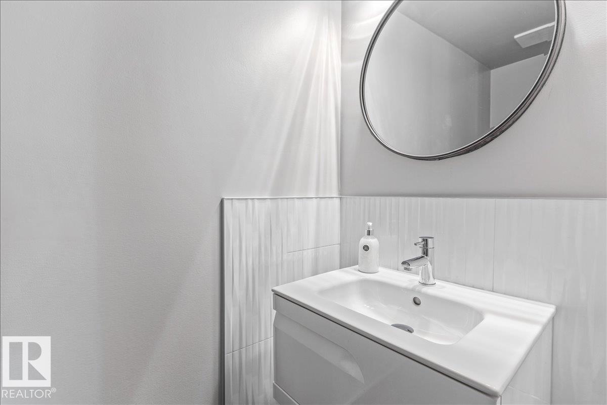 https://zimg.paragon.ice.com/ParagonImages/Property/PM/RAE/225400398/11/0/0/865f86b72d979905791b7cbc87b38ee8/1/0f79c5b944159efa5de1783ac4b54d19/225400398-bd46e9ad-67e1-411c-b14b-9f78fba9b30b.JPG