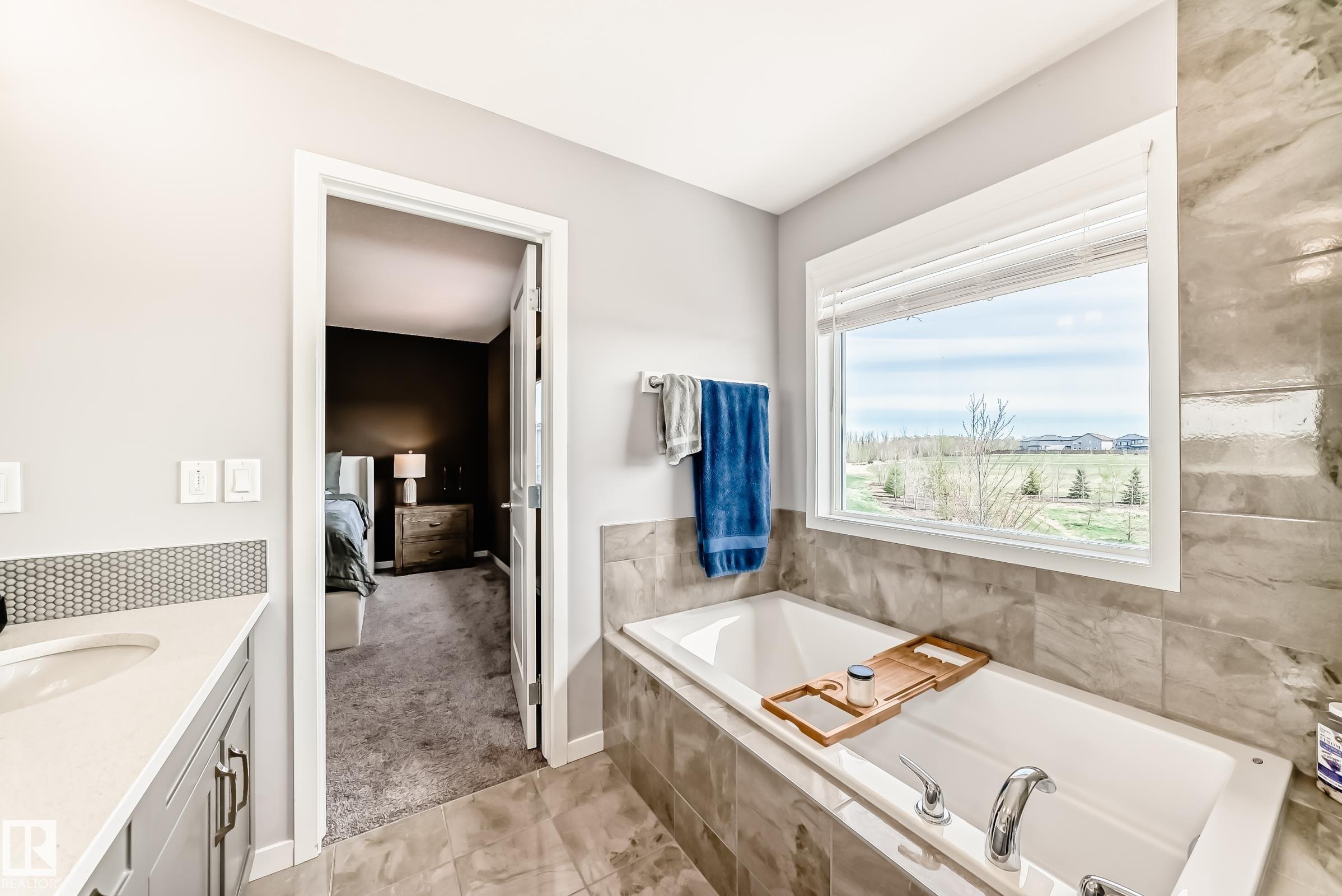 https://zimg.paragon.ice.com/ParagonImages/Property/PM/RAE/225400399/35/0/0/280f7b8620f5941395b14ebcac29d7c3/1/187a897f75441d6a7e8ae2367655ed13/225400399-1015aa9b-7126-4fd6-a815-601ef36fa79f.JPG