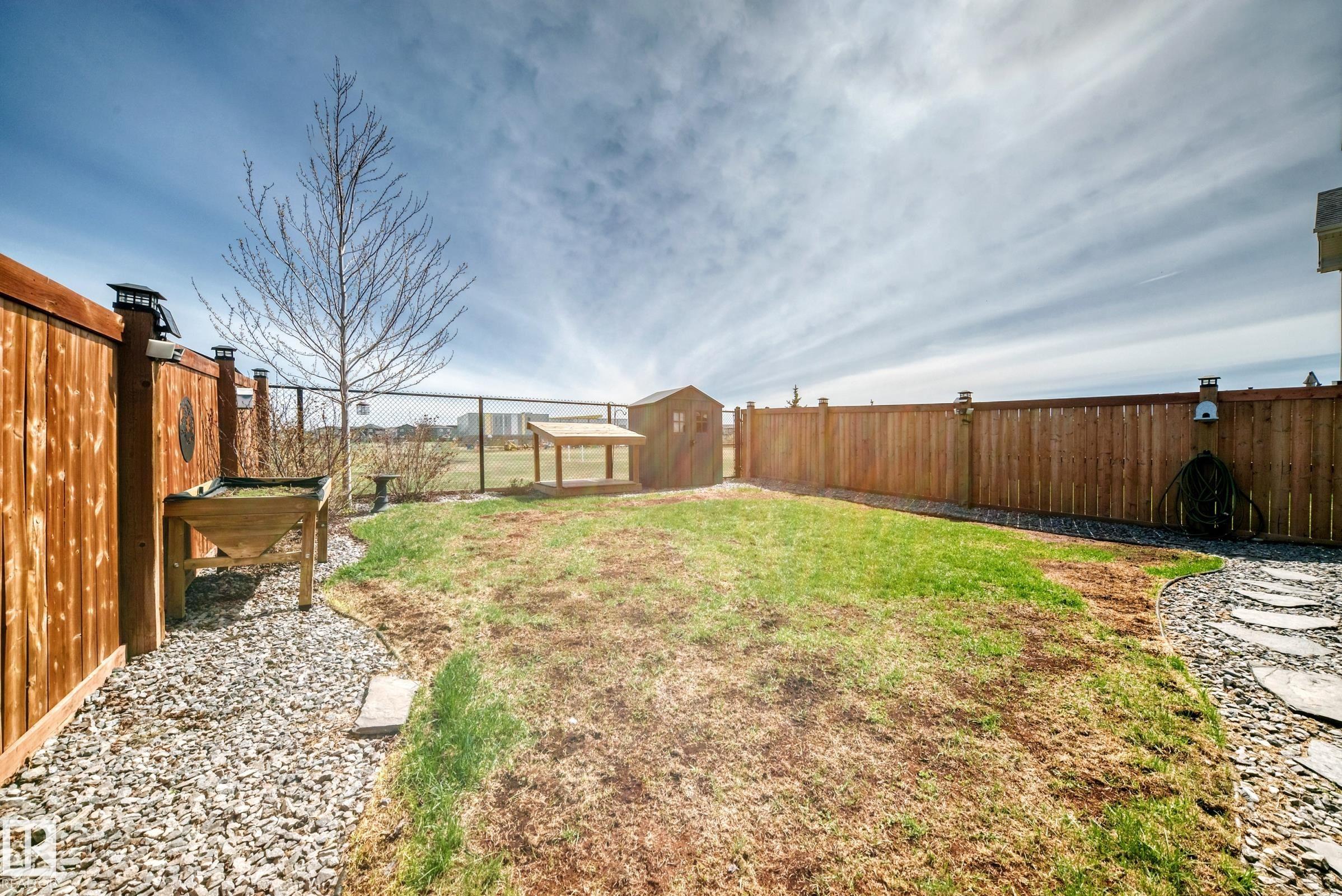 https://zimg.paragon.ice.com/ParagonImages/Property/PM/RAE/225400399/57/0/0/48c327f3e8214aa83e2ba9d692356a04/1/187a897f75441d6a7e8ae2367655ed13/225400399-500e397d-bc30-442e-b8bf-c90b4b60ac64.JPG