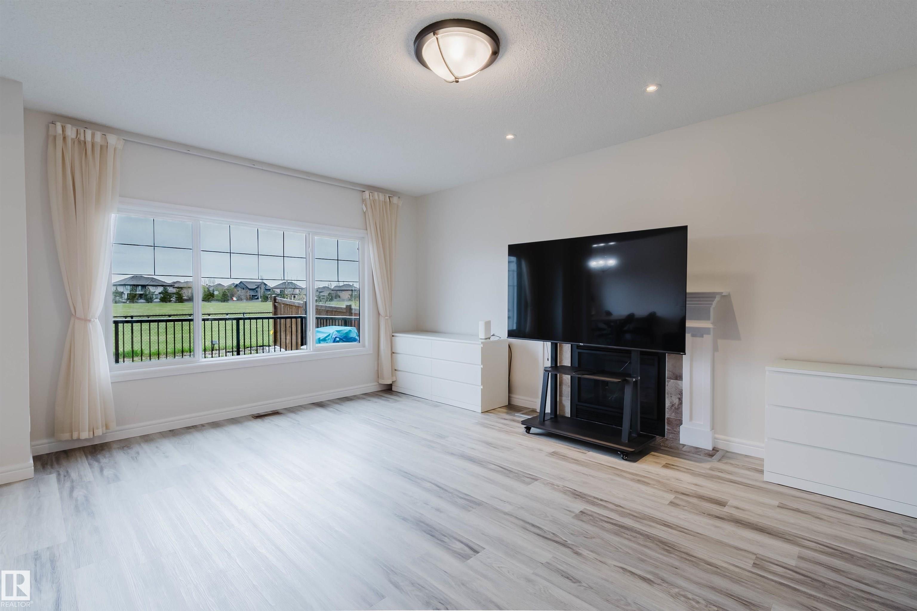 https://zimg.paragon.ice.com/ParagonImages/Property/PM/RAE/225400401/11/0/0/9afd9d3ee4ea2559e7c4a6e4177def77/1/cf2055b4494b41800986ca48fc780b5e/225400401-d3deb82b-d138-482e-b828-2c197ec8ce24.JPG