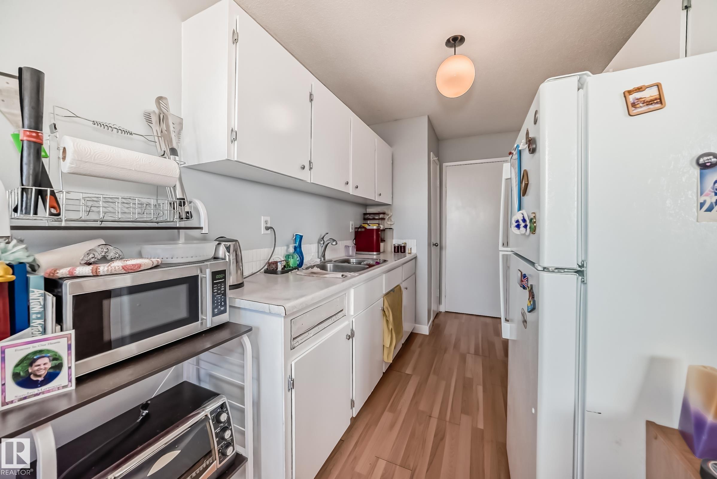 https://zimg.paragon.ice.com/ParagonImages/Property/PM/RAE/225400402/16/0/0/91b2a6ea57feb706d4a586774526a67d/1/c61d2b3abd60da66e30e13482df5e441/225400402-1264AB57-09B6-466E-8AAC-C0D2B945CAC9.JPG