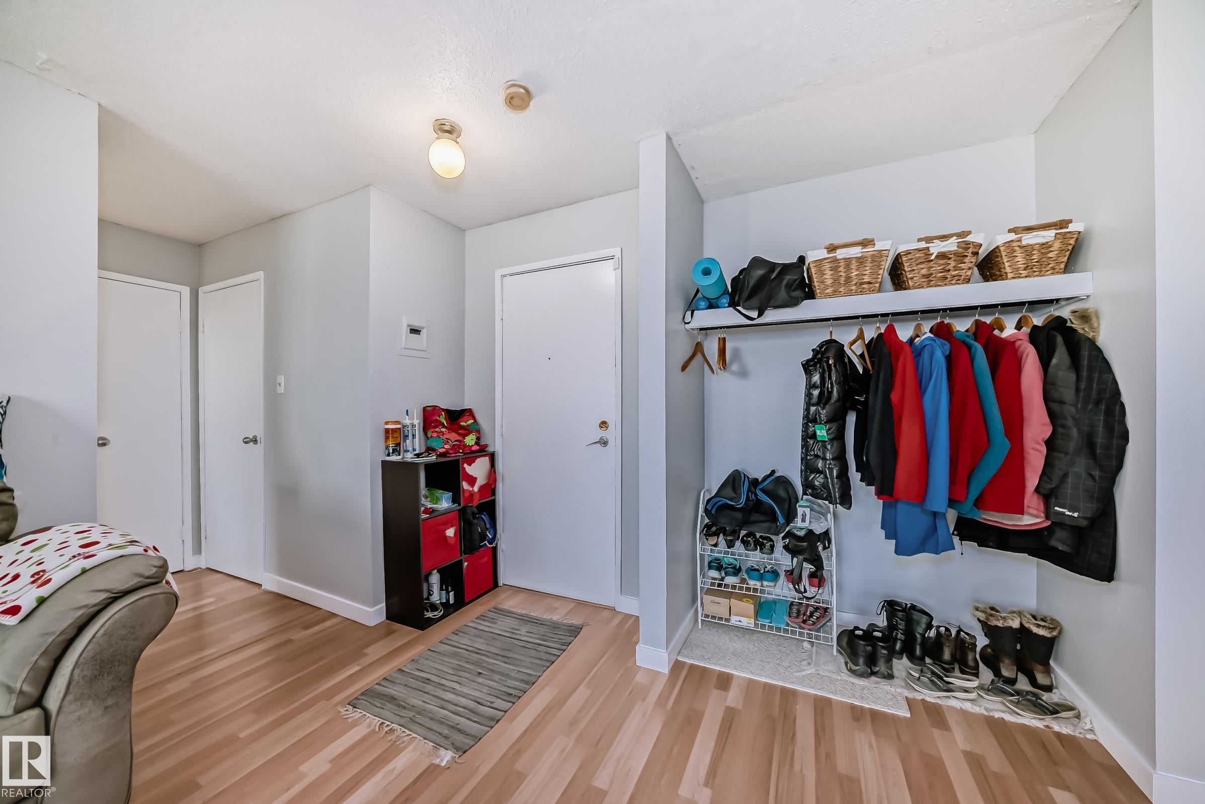 https://zimg.paragon.ice.com/ParagonImages/Property/PM/RAE/225400402/21/0/0/740283770ba8f2c2245f1e191f8c75ed/1/c61d2b3abd60da66e30e13482df5e441/225400402-4505B889-8B87-4BB1-B311-8FA772DE5630.JPG