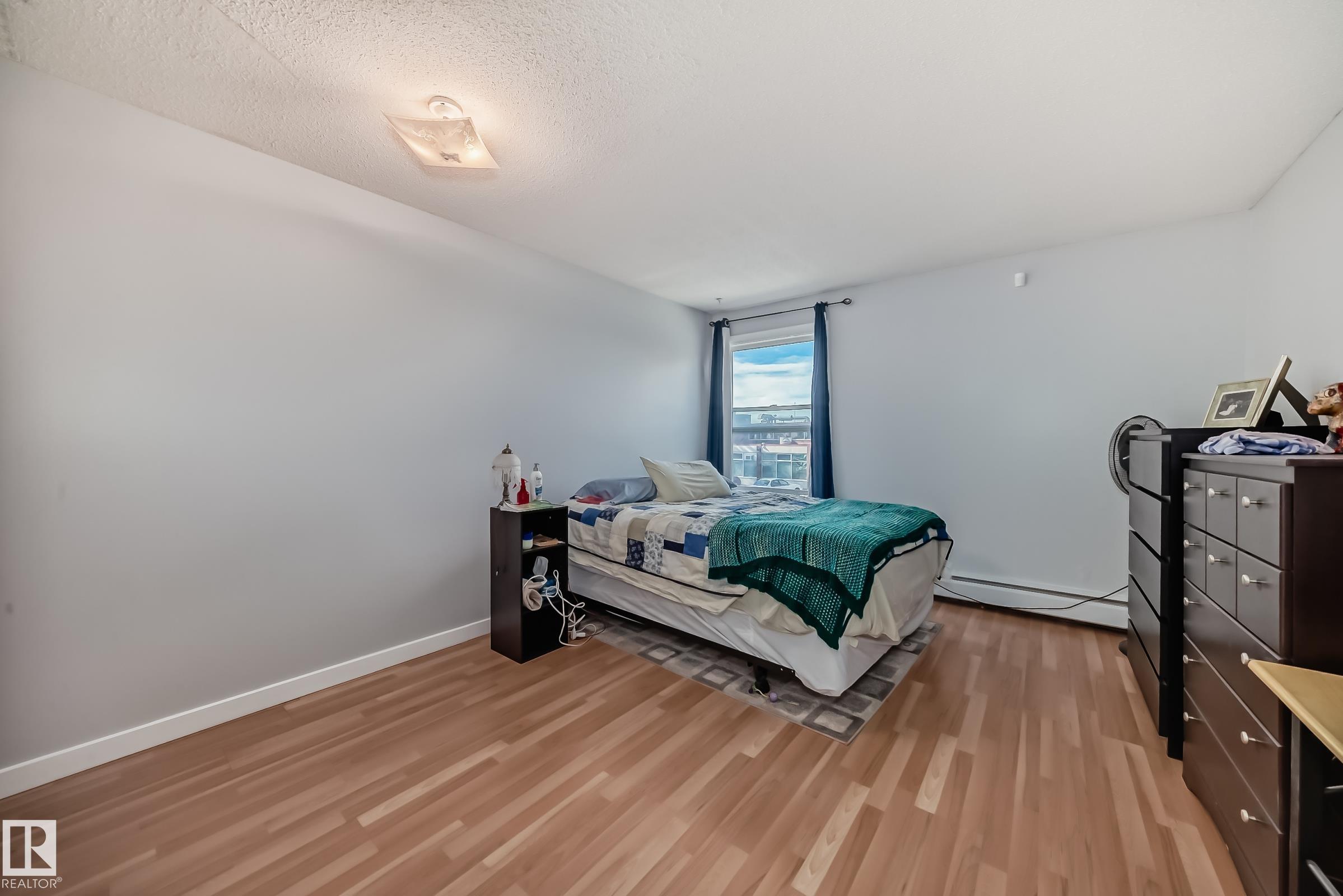 https://zimg.paragon.ice.com/ParagonImages/Property/PM/RAE/225400402/22/0/0/8ed504182b303277e1638b3a41e6058a/1/c61d2b3abd60da66e30e13482df5e441/225400402-1D106EC7-E6AE-4A2A-9053-FBEF6094FD67.JPG
