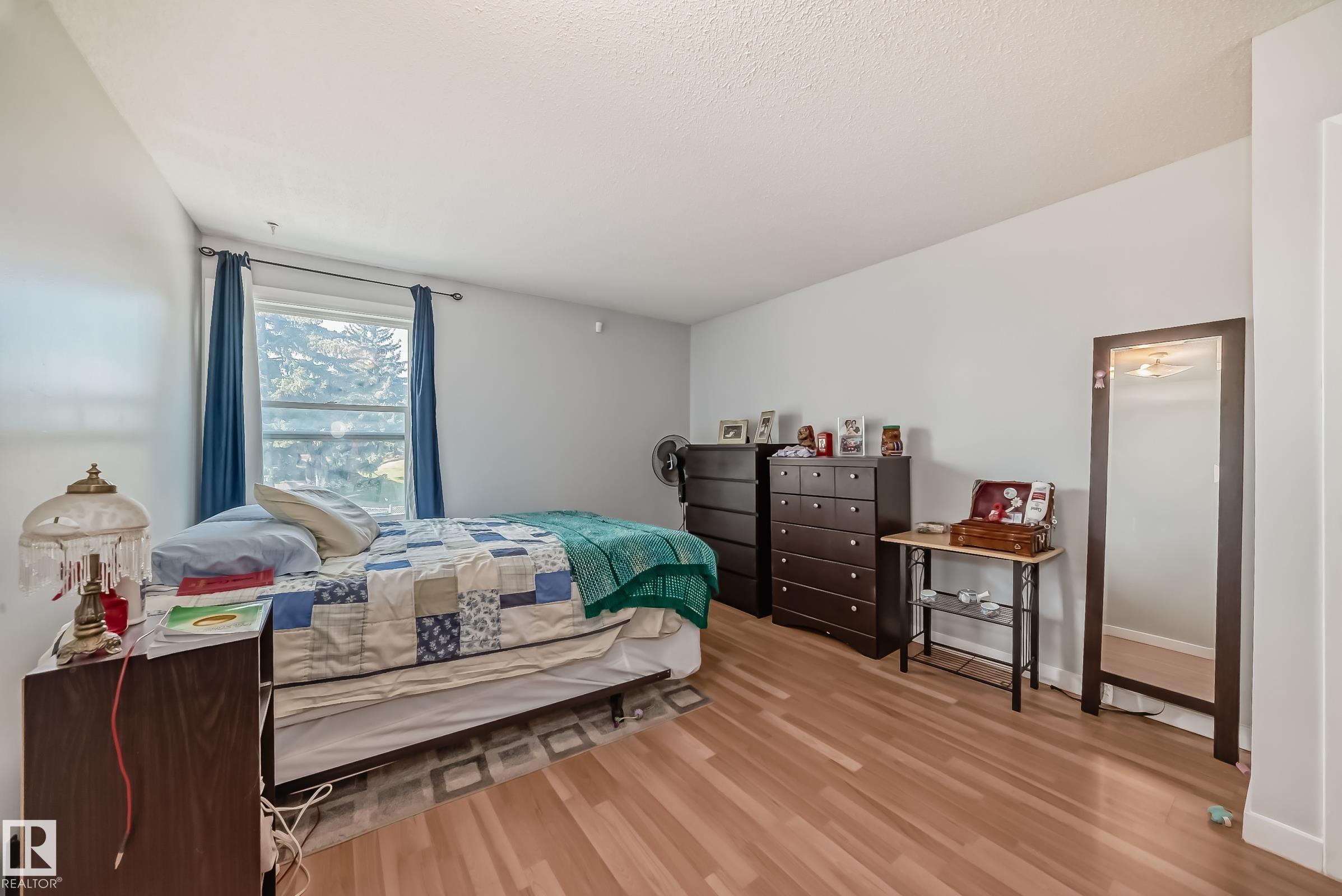 https://zimg.paragon.ice.com/ParagonImages/Property/PM/RAE/225400402/23/0/0/a8e837396d90a6e536d7297ebcc65aa4/1/c61d2b3abd60da66e30e13482df5e441/225400402-42076CBA-DB13-480E-8C6B-EFEC4CB6F2F4.JPG