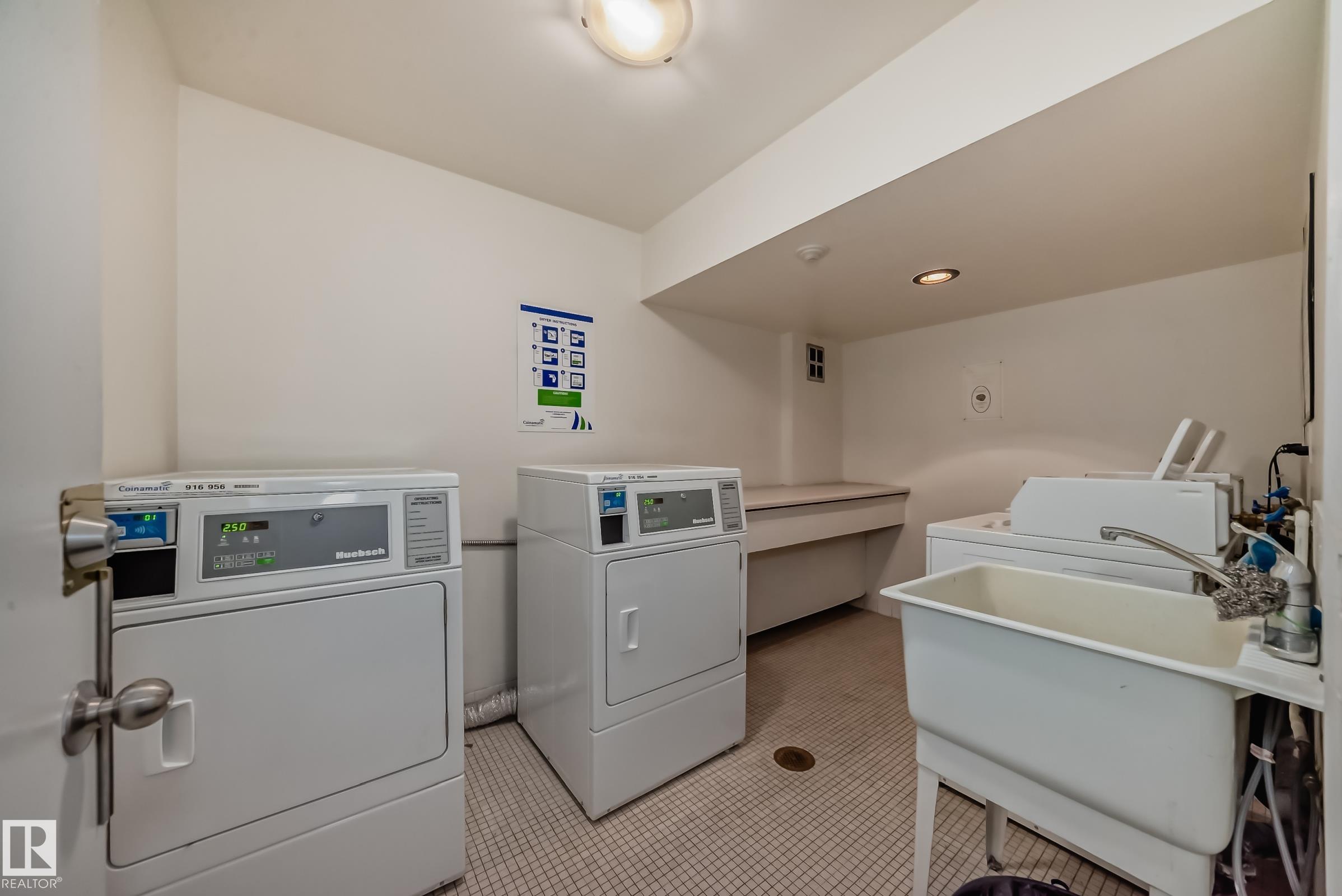https://zimg.paragon.ice.com/ParagonImages/Property/PM/RAE/225400402/29/0/0/bc8cf73e78c8772d70a4bdde72679b85/1/c61d2b3abd60da66e30e13482df5e441/225400402-2716DE3C-94CE-4E44-9D4C-CBA88EE76C6F.JPG