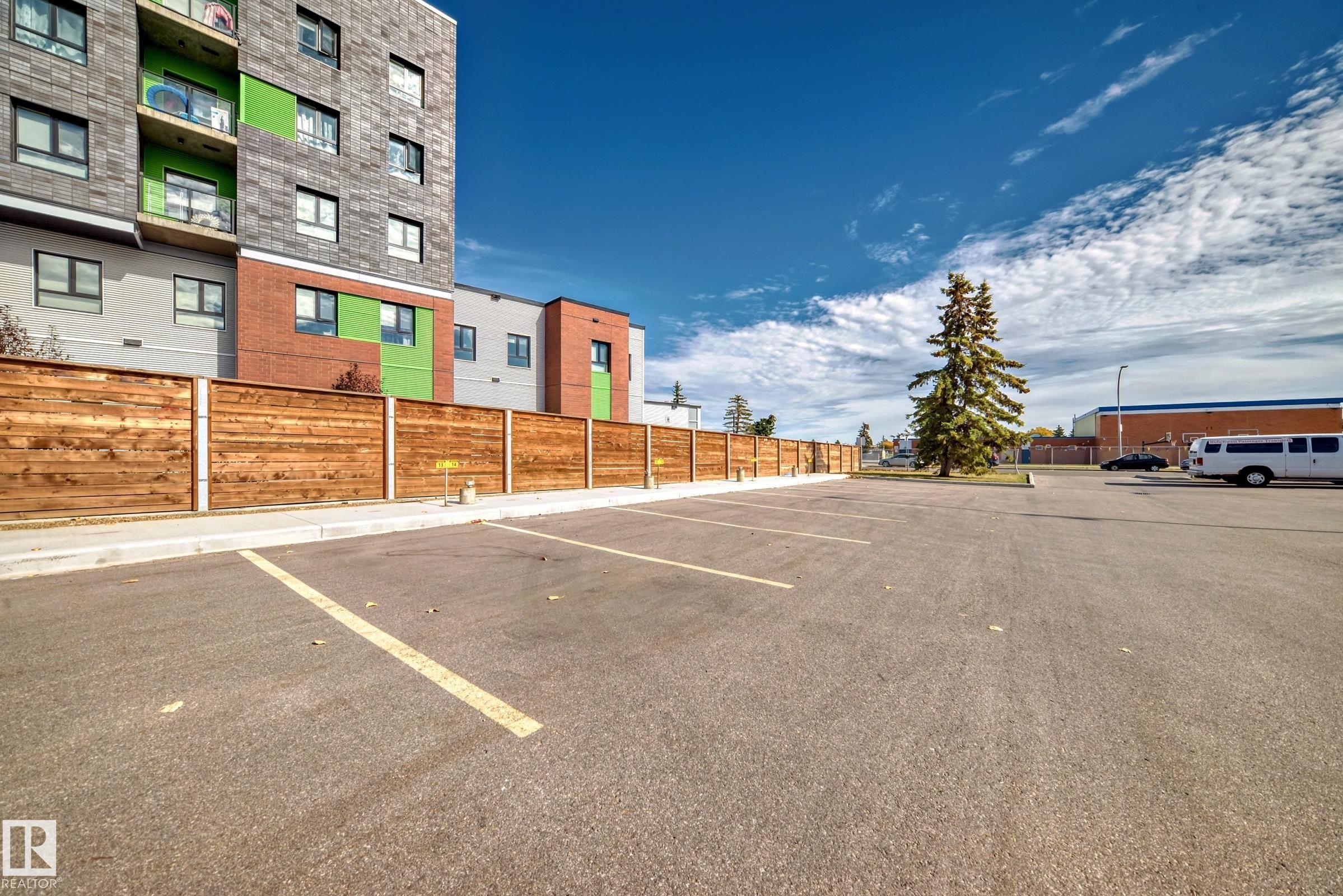 https://zimg.paragon.ice.com/ParagonImages/Property/PM/RAE/225400402/40/0/0/ee25b21b0e2522751743a42041598877/1/c61d2b3abd60da66e30e13482df5e441/225400402-FCE06AFE-0524-42AA-9384-2C760BA269DA.JPG