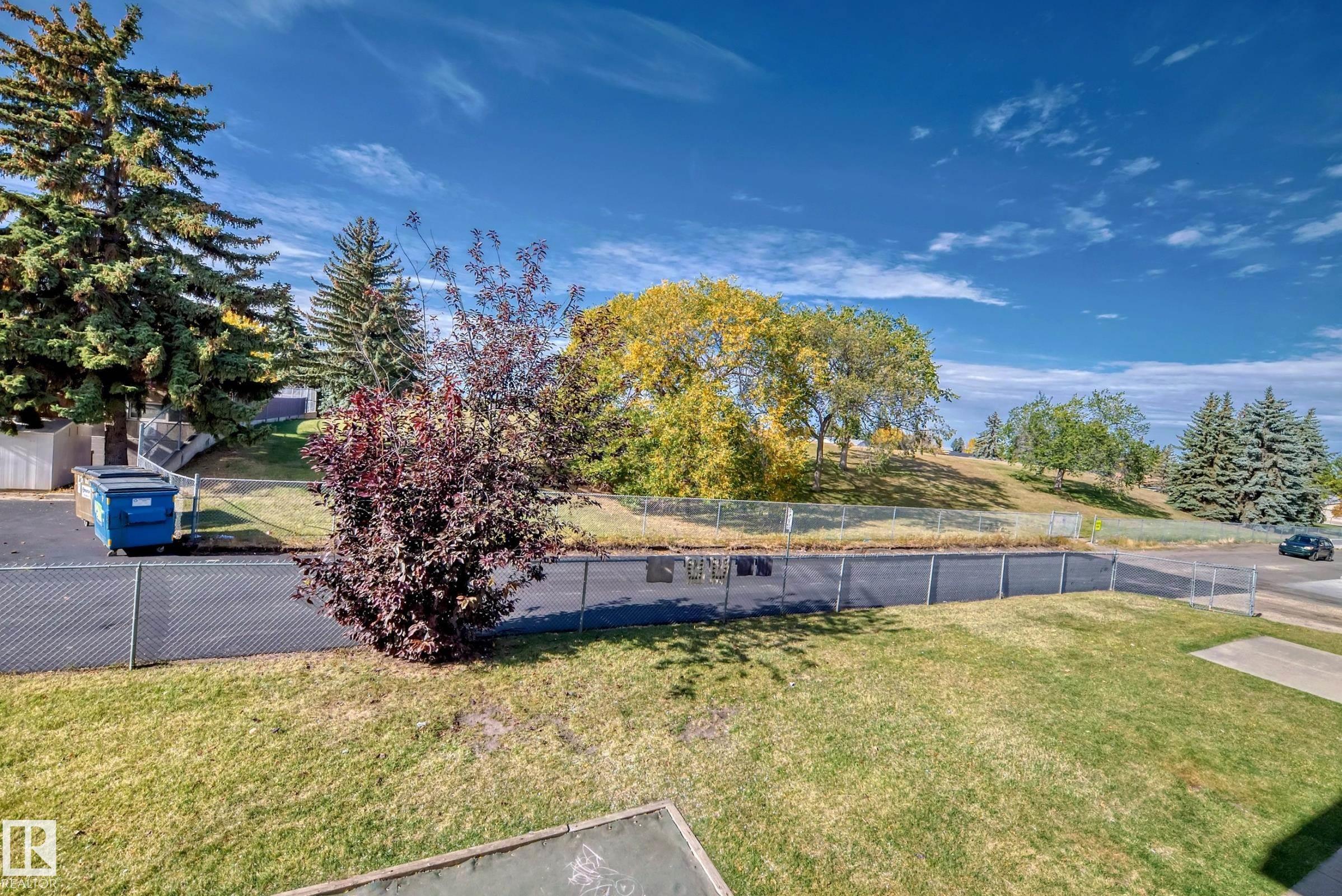 https://zimg.paragon.ice.com/ParagonImages/Property/PM/RAE/225400402/8/0/0/e85e999d1e33e393043941e15eebac2f/1/c61d2b3abd60da66e30e13482df5e441/225400402-9AD2A0BF-78BB-464B-B887-AF56188C06BE.JPG
