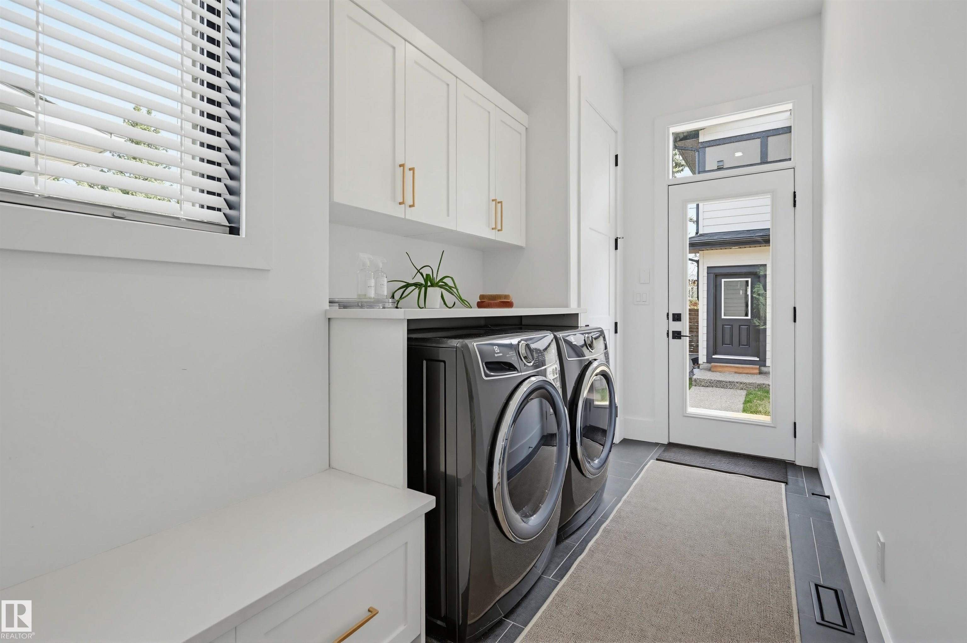 https://zimg.paragon.ice.com/ParagonImages/Property/PM/RAE/225400404/19/0/0/29bbe9c521b8b9d35f17af99af649ee0/1/569aff060f9400743eb28f45c6f2cd9f/225400404-7e57da84-a9cd-40f3-8188-f69237c086be.JPG