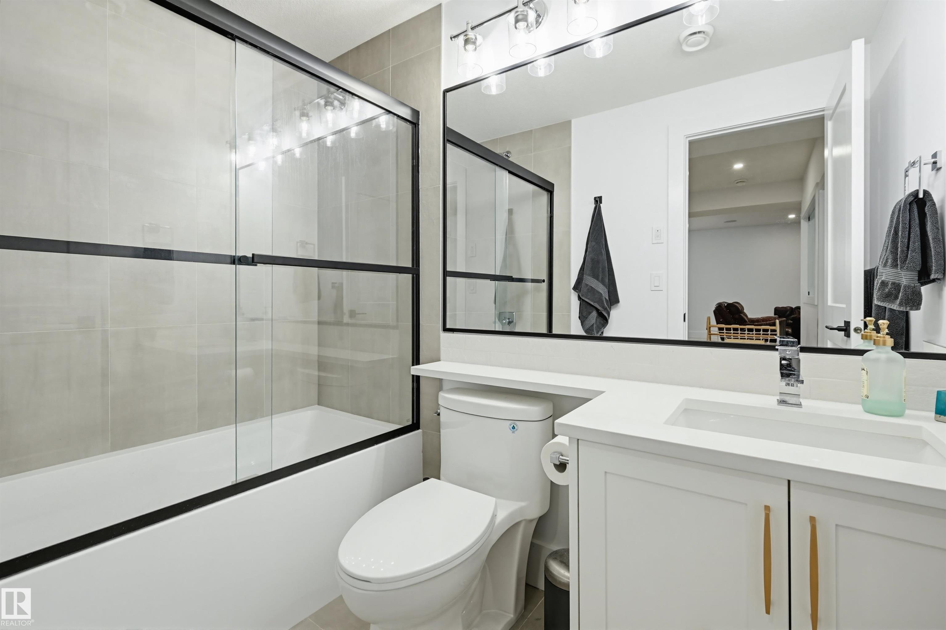 https://zimg.paragon.ice.com/ParagonImages/Property/PM/RAE/225400404/45/0/0/e519020bfa5dbc9a29ce0521e5d73390/1/569aff060f9400743eb28f45c6f2cd9f/225400404-1aa3a866-ca43-4fc8-9b2e-6a628c839108.JPG