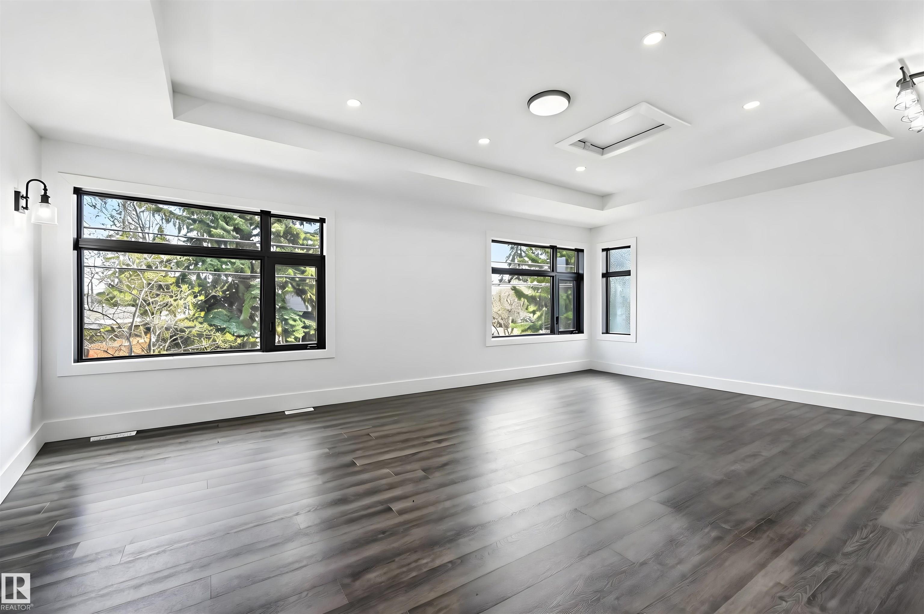 https://zimg.paragon.ice.com/ParagonImages/Property/PM/RAE/225400404/51/0/0/13ee8d352226bb5cb18f4c265c47a96f/1/569aff060f9400743eb28f45c6f2cd9f/225400404-63be3b76-6abf-490a-beff-195e43cb3c95.JPG