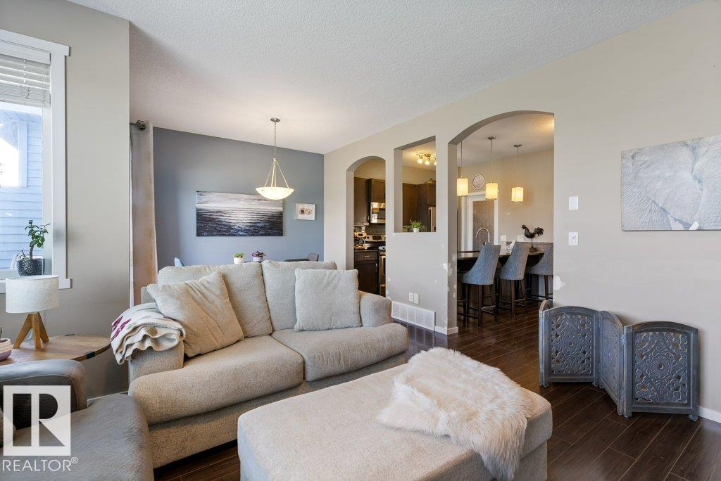 https://zimg.paragon.ice.com/ParagonImages/Property/PM/RAE/225400413/14/0/0/a55c616f5150360fee22c61a5e7fe3c7/1/f0ebd953ece597084f543a4d9331826a/225400413-bf889744-df54-4441-98d4-2d1f2cf166c1.JPG
