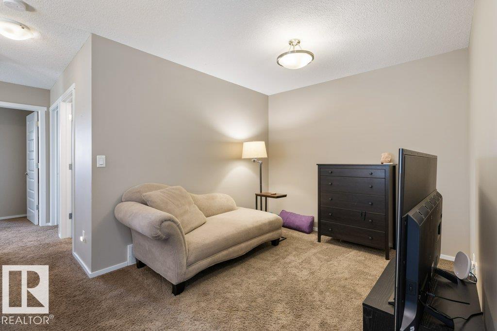 https://zimg.paragon.ice.com/ParagonImages/Property/PM/RAE/225400413/17/0/0/fc68138f5ddbbf24fc830073511b460d/1/f0ebd953ece597084f543a4d9331826a/225400413-e4619fc3-ecac-4ff2-8ee4-ae443af05696.JPG