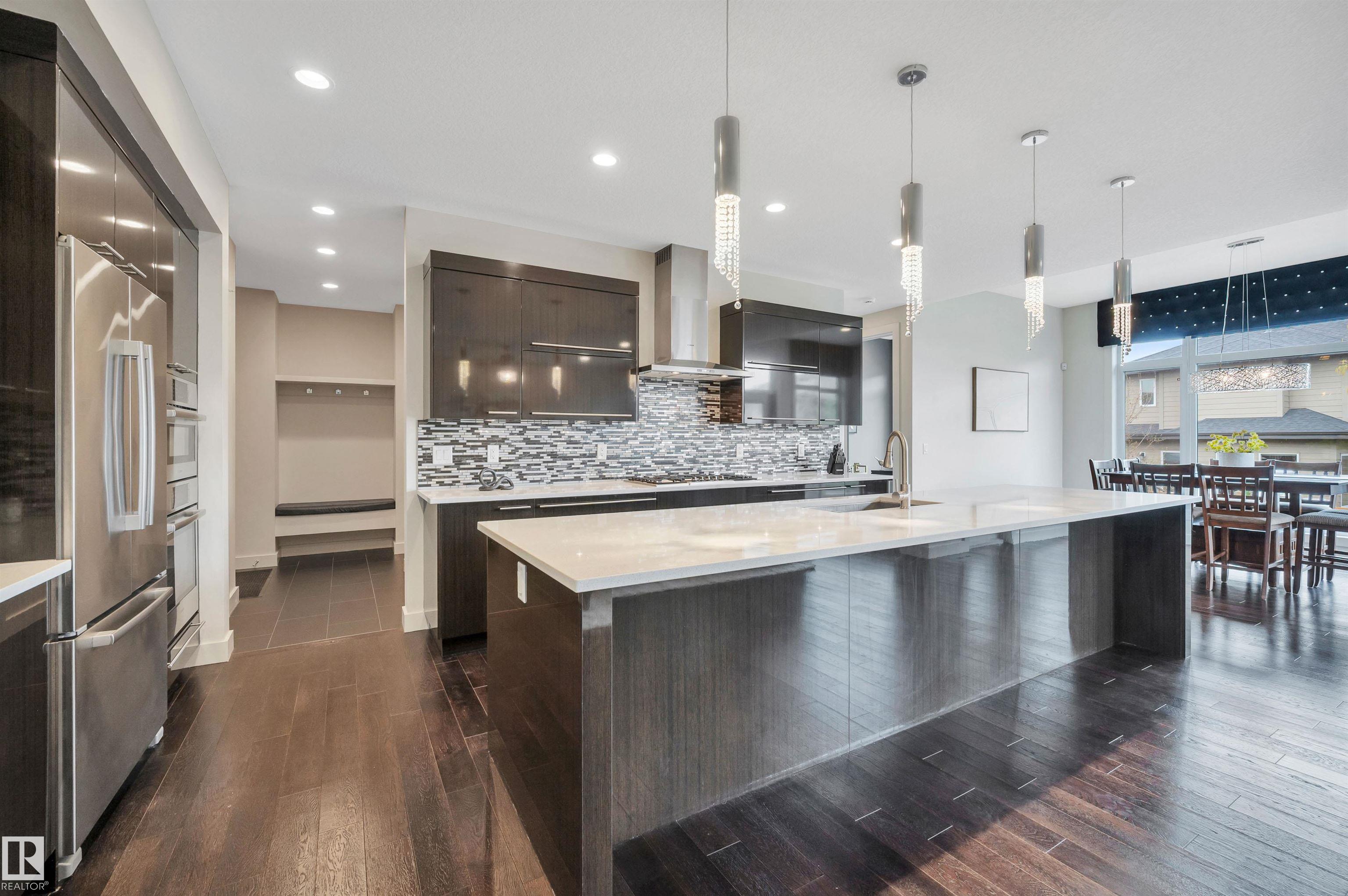 Photo 12 at 1116 Hainstock Green SW, Hays Ridge Area, Edmonton