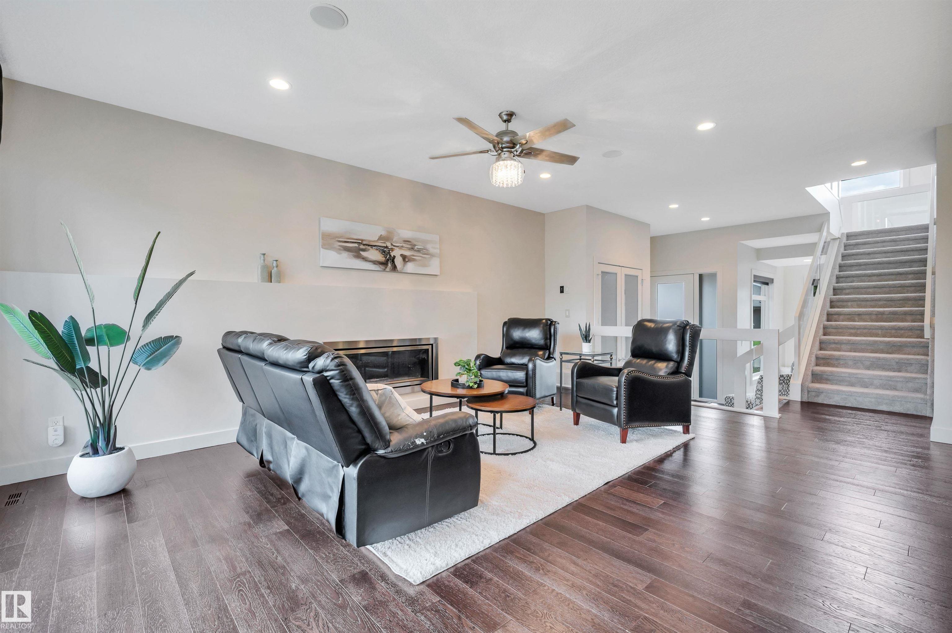 Photo 10 at 1116 Hainstock Green SW, Hays Ridge Area, Edmonton
