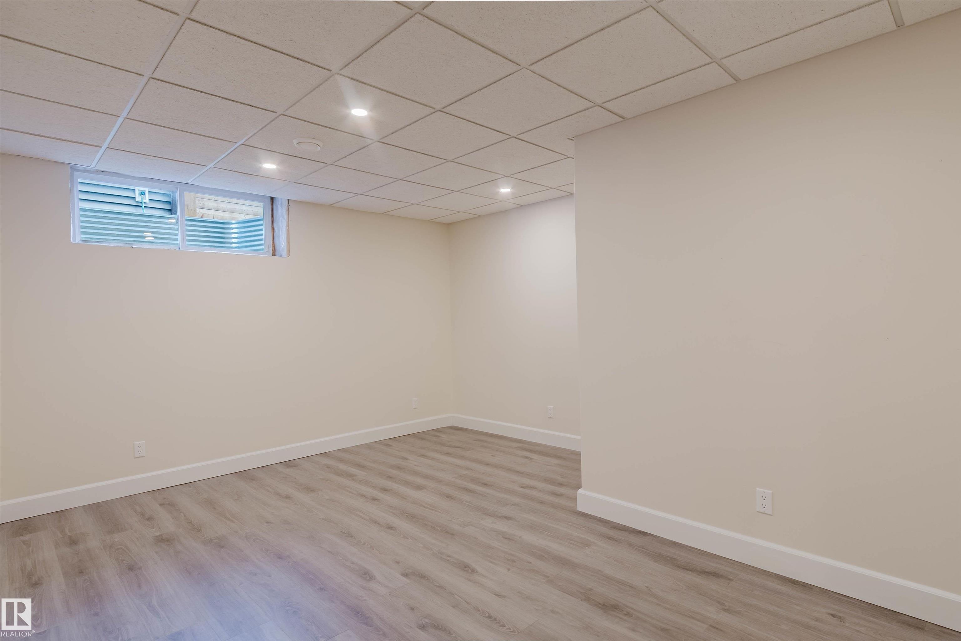 https://zimg.paragon.ice.com/ParagonImages/Property/PM/RAE/225400426/33/0/0/f1bd6f24d2a95bef0cef055c93dd0285/1/0963fafa54cb5160504998008b62c67f/225400426-f50253a8-7c46-479a-b119-172515f135f3.JPG