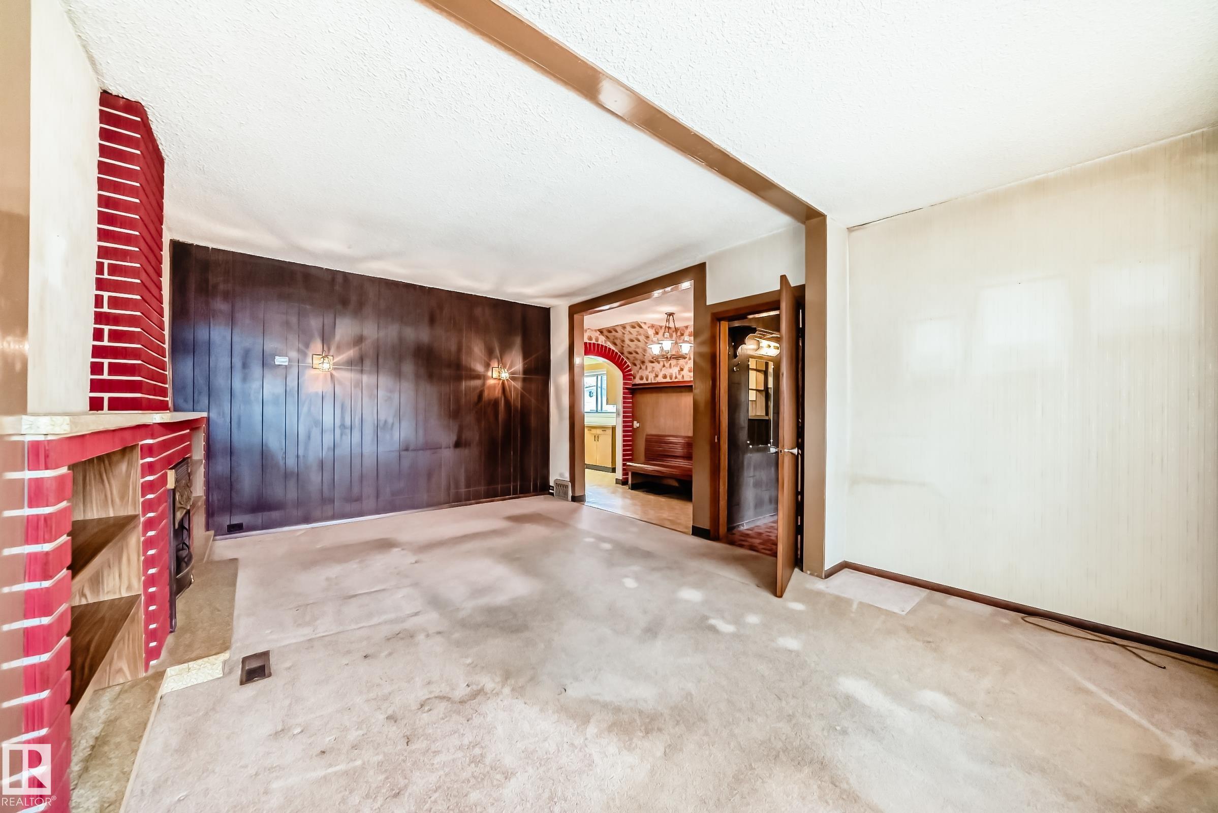 Photo 11 at 11929 91 Street NW, Alberta Avenue, Edmonton