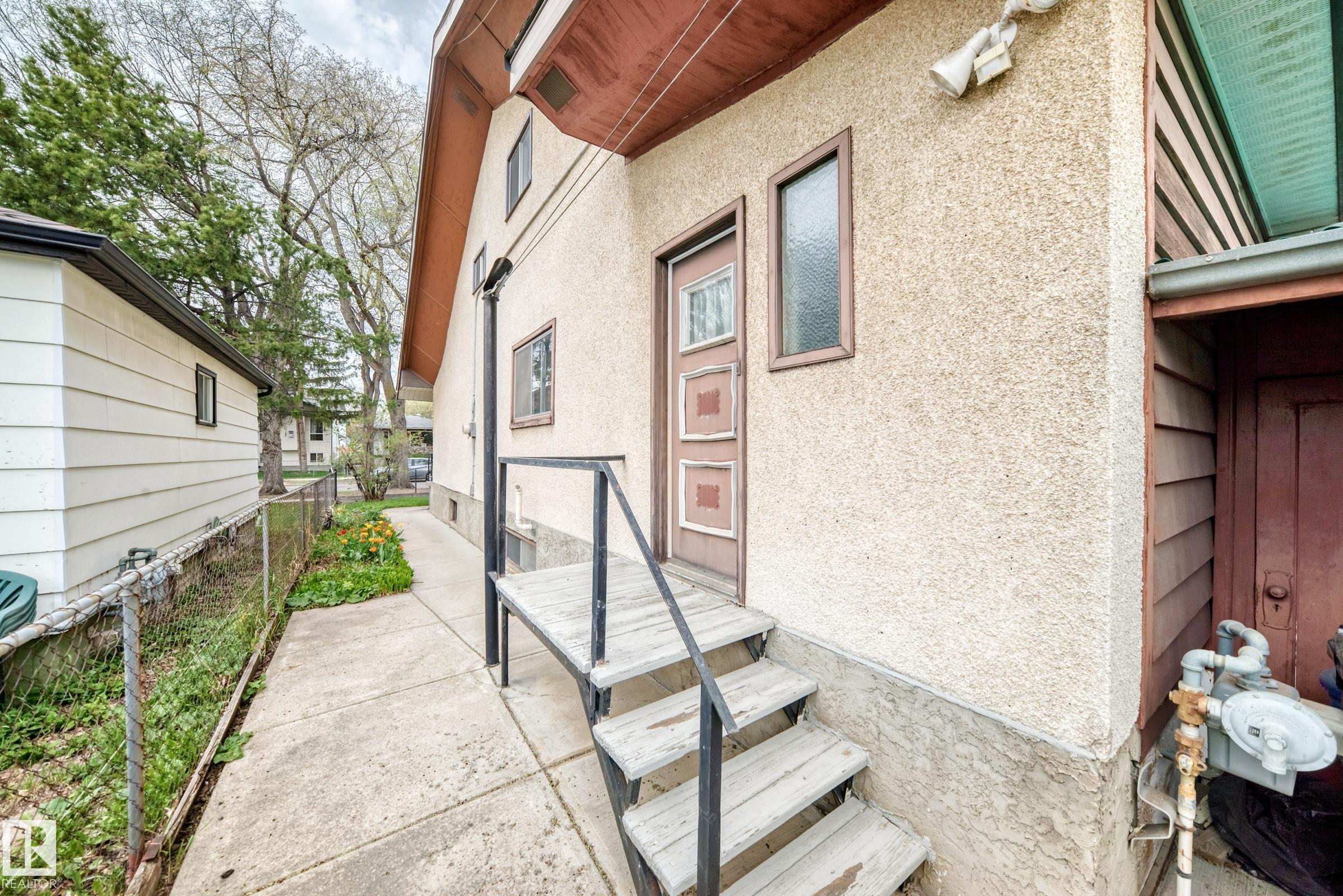 Photo 18 at 11929 91 Street NW, Alberta Avenue, Edmonton