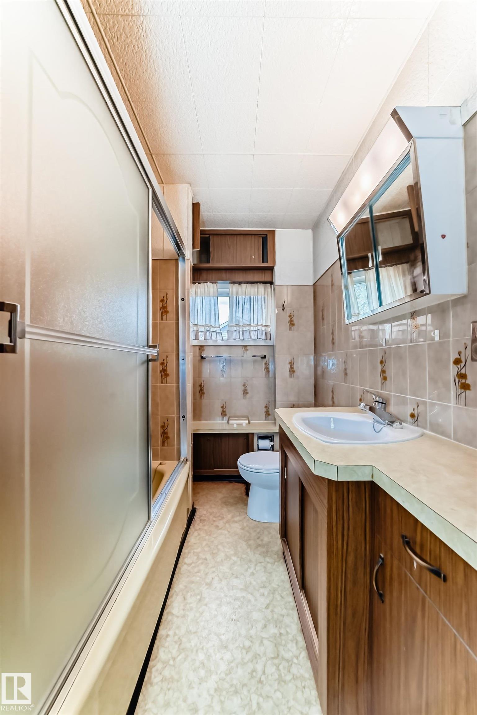 Photo 32 at 11929 91 Street NW, Alberta Avenue, Edmonton