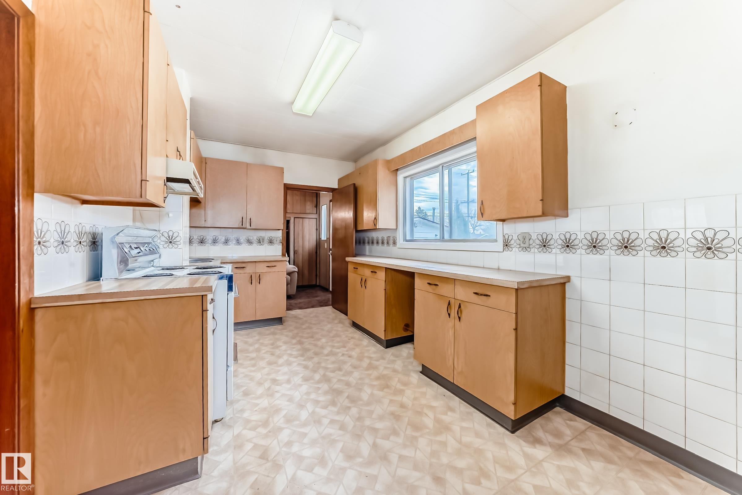 11929 91 Street NW, Alberta Avenue, Edmonton