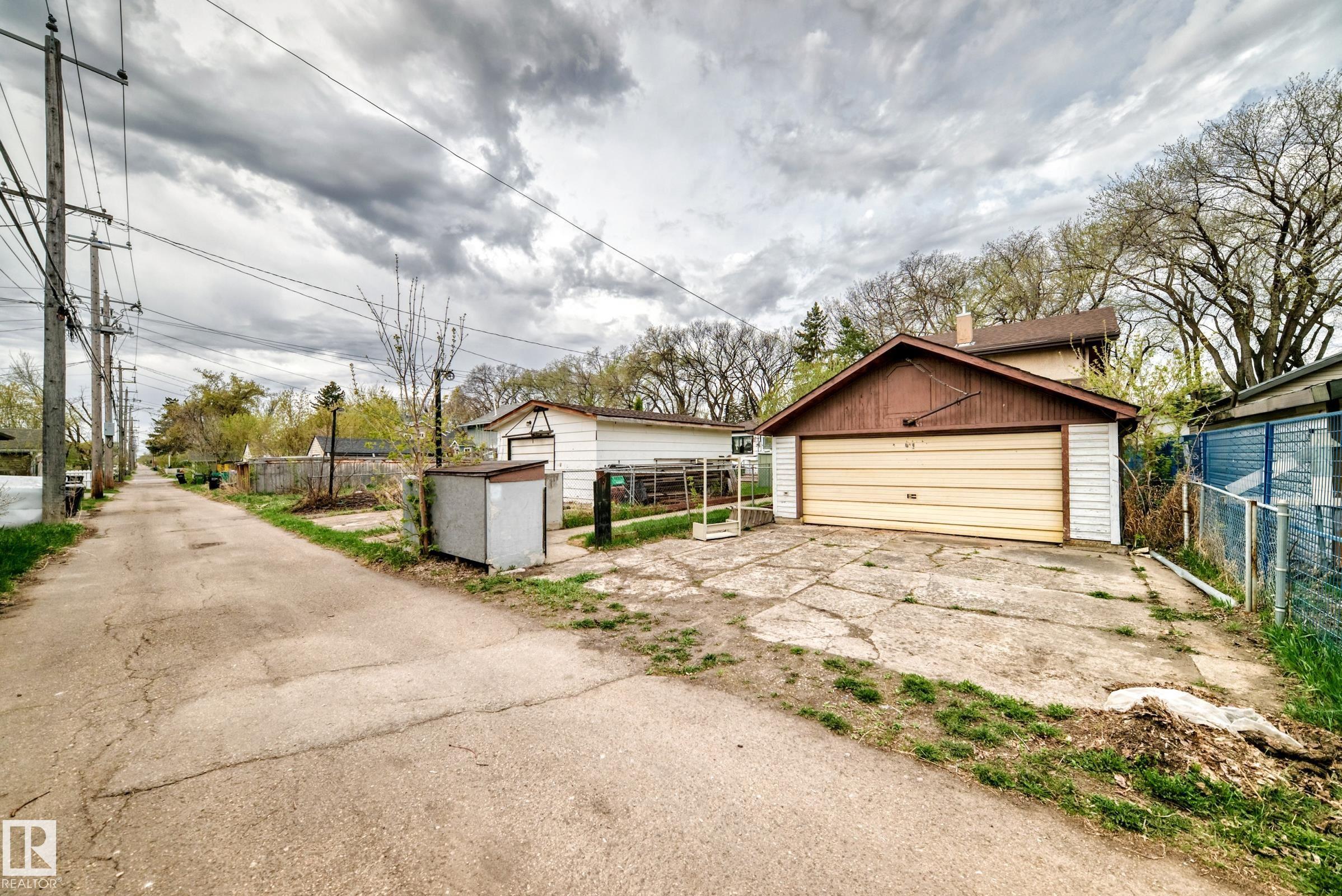 Photo 45 at 11929 91 Street NW, Alberta Avenue, Edmonton