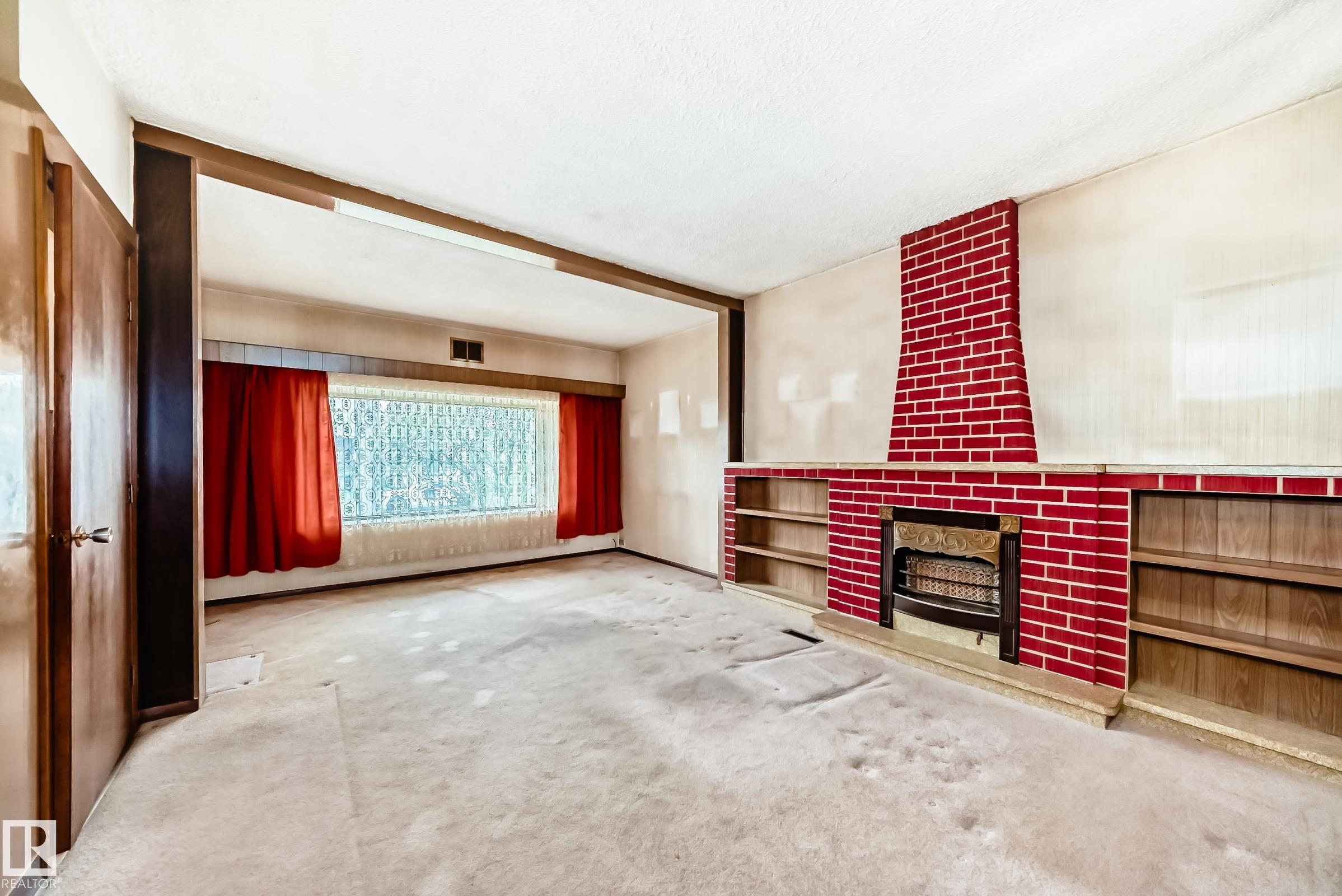 Photo 9 at 11929 91 Street NW, Alberta Avenue, Edmonton