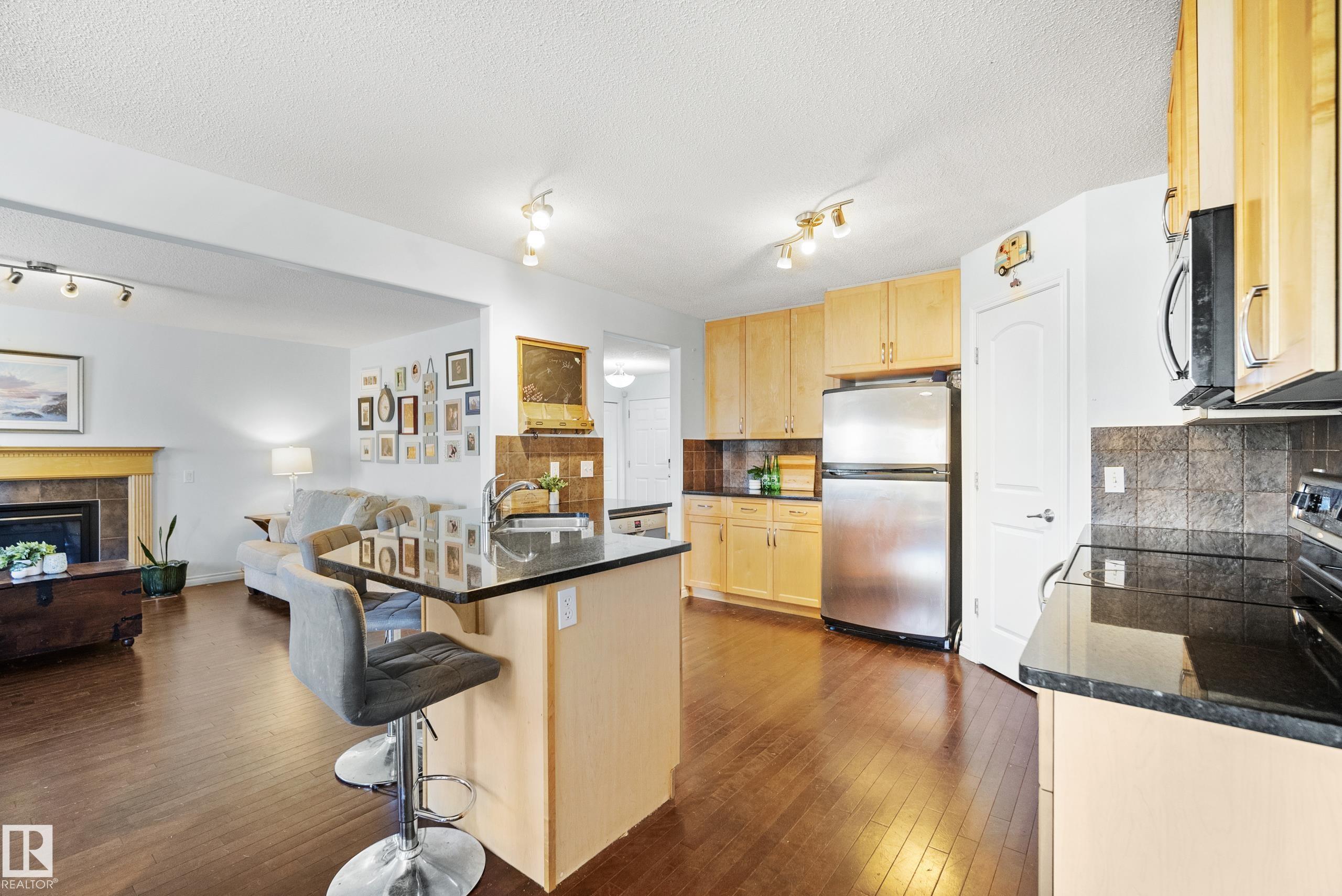 https://zimg.paragon.ice.com/ParagonImages/Property/PM/RAE/225400441/10/0/0/c778049ef7ecffa9282f1b9a97143969/1/bed149b6ce050d71daef34646975a866/225400441-75055e25-ab1f-4295-a54d-743c2a4c3eef.JPG
