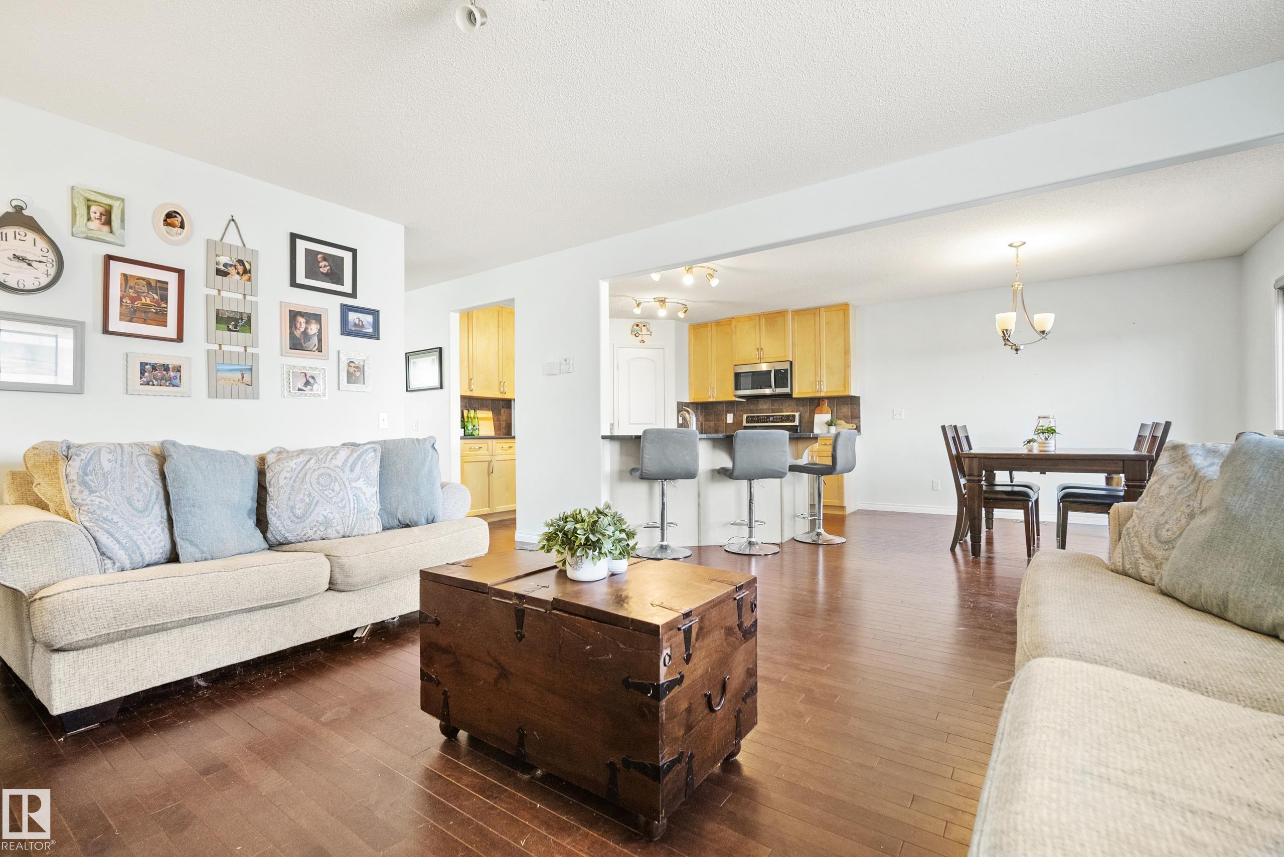 https://zimg.paragon.ice.com/ParagonImages/Property/PM/RAE/225400441/14/0/0/1a6e92163fccc05a72dc778b8fb64fa0/1/bed149b6ce050d71daef34646975a866/225400441-770bf047-cb3d-4095-a0fe-dc423c4aeef6.JPG