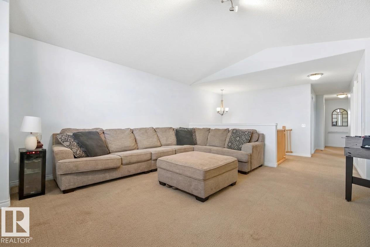 https://zimg.paragon.ice.com/ParagonImages/Property/PM/RAE/225400441/23/0/0/3bdc2359a2b772f2e283d4bc029cad1e/1/bed149b6ce050d71daef34646975a866/225400441-e13e2b79-cbee-4e6a-99d9-80ea192ec15e.JPG