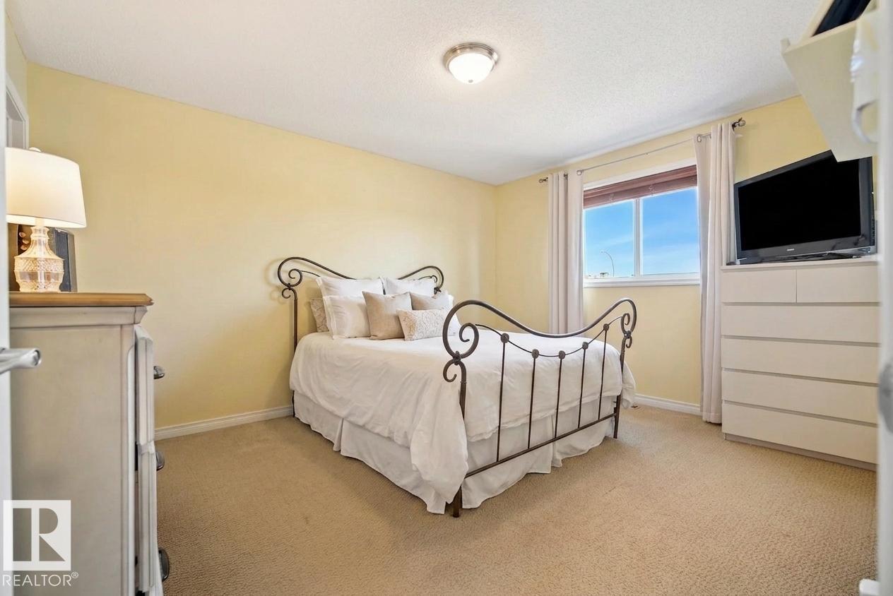 https://zimg.paragon.ice.com/ParagonImages/Property/PM/RAE/225400441/26/0/0/3897b7d413e17e717a96fbed17b87caa/1/bed149b6ce050d71daef34646975a866/225400441-12073ca5-5ffd-4830-a66b-4e4839b21a1f.JPG
