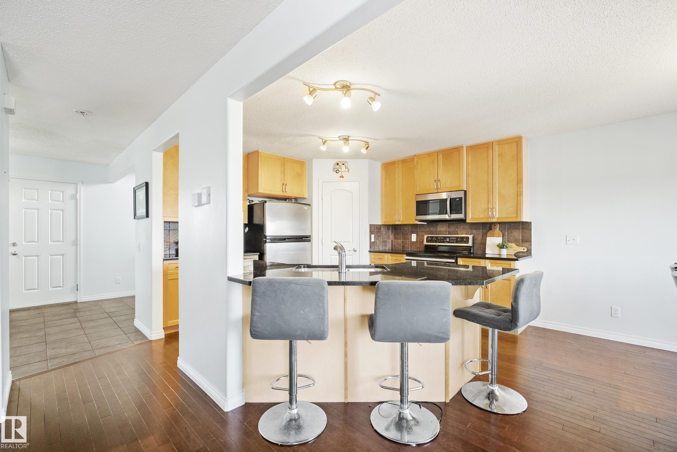 https://zimg.paragon.ice.com/ParagonImages/Property/PM/RAE/225400441/8/0/0/3802e88e193f304ca4faa8794a78b90c/1/bed149b6ce050d71daef34646975a866/225400441-24701516-692d-41d7-84b0-0331722e735c.JPG