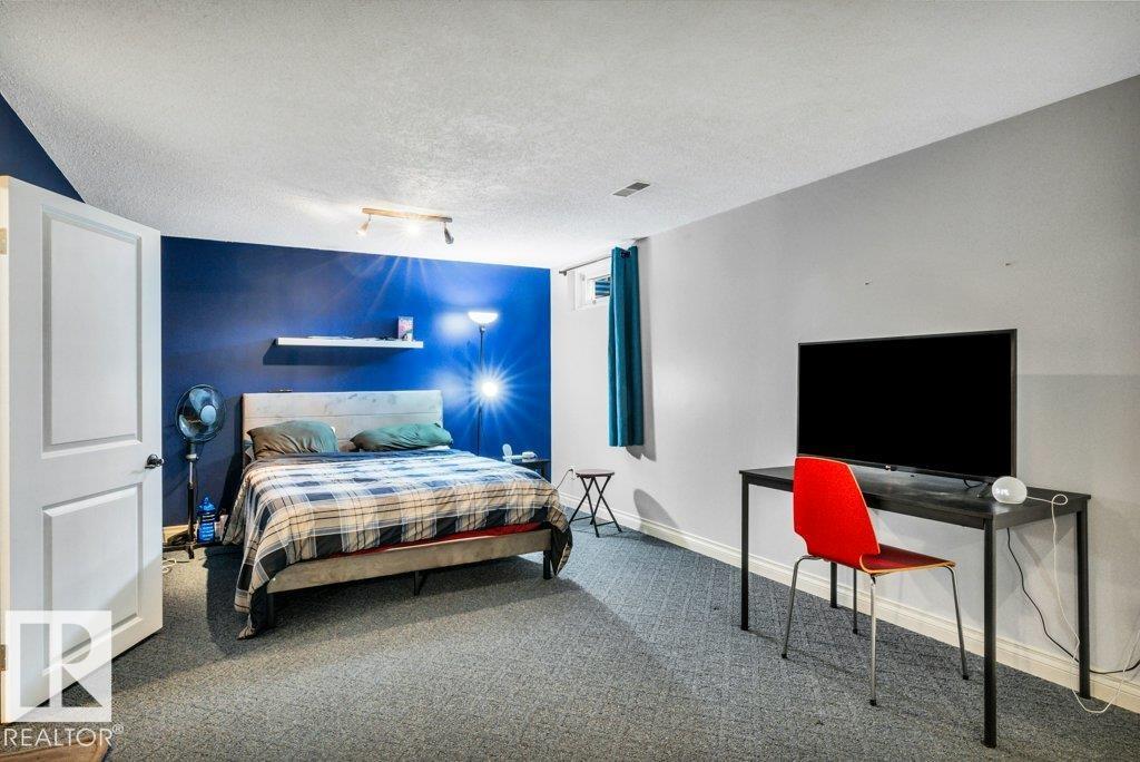https://zimg.paragon.ice.com/ParagonImages/Property/PM/RAE/225400450/18/0/0/31d9ce404f7f948b60d146b99f4ffa63/1/0d39b2e8dc7b8f135608574c21cfcbe1/225400450-60331369-df95-4e50-9937-ab5740d2b51b.JPG