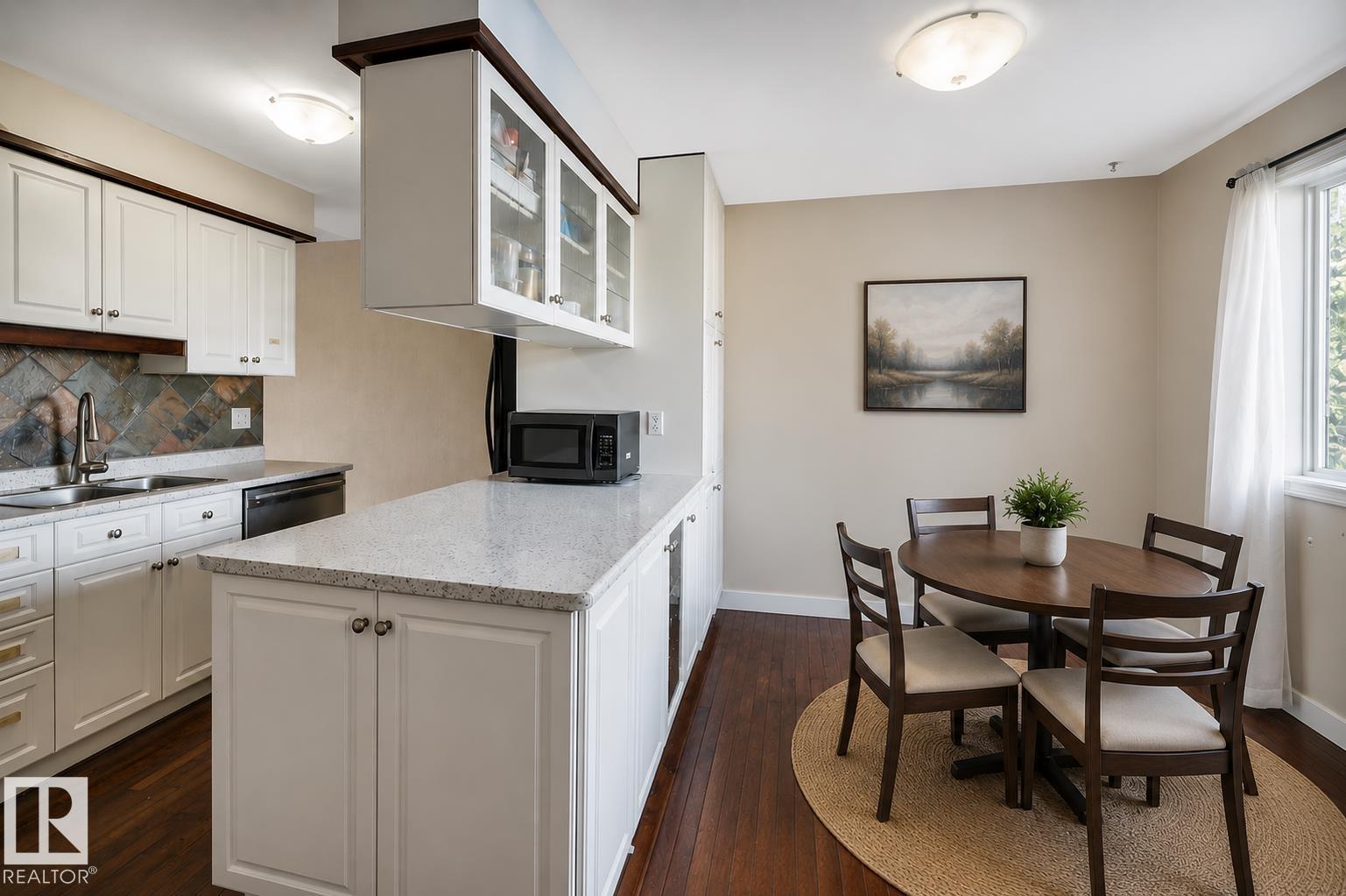 Picture for 171 ROYAL RD NW
