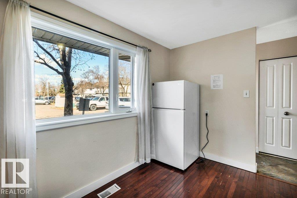 https://zimg.paragon.ice.com/ParagonImages/Property/PM/RAE/225400450/7/0/0/7b77ad9517fc9634b4a9d8aa982c0a40/1/0d39b2e8dc7b8f135608574c21cfcbe1/225400450-5fefa973-299d-4916-b796-ba759ac8cb77.JPG