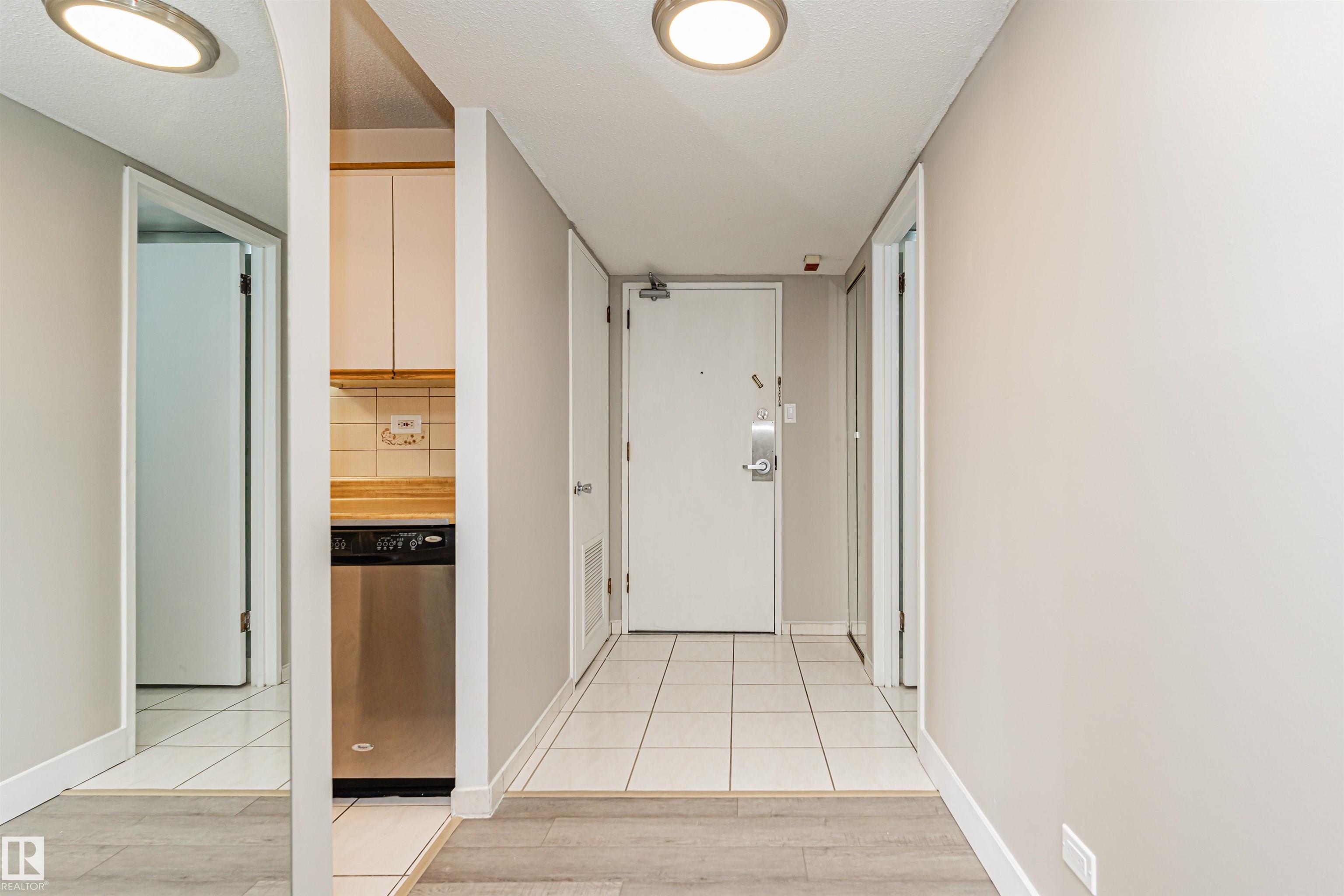 https://zimg.paragon.ice.com/ParagonImages/Property/PM/RAE/225400456/10/0/0/9c3d0c13e12414256711ae901f668a69/1/09d57c0a115493ca6e25c204a8b57d12/225400456-8d7bdcb4-9f27-448f-a70e-8a1f209c8519.JPG