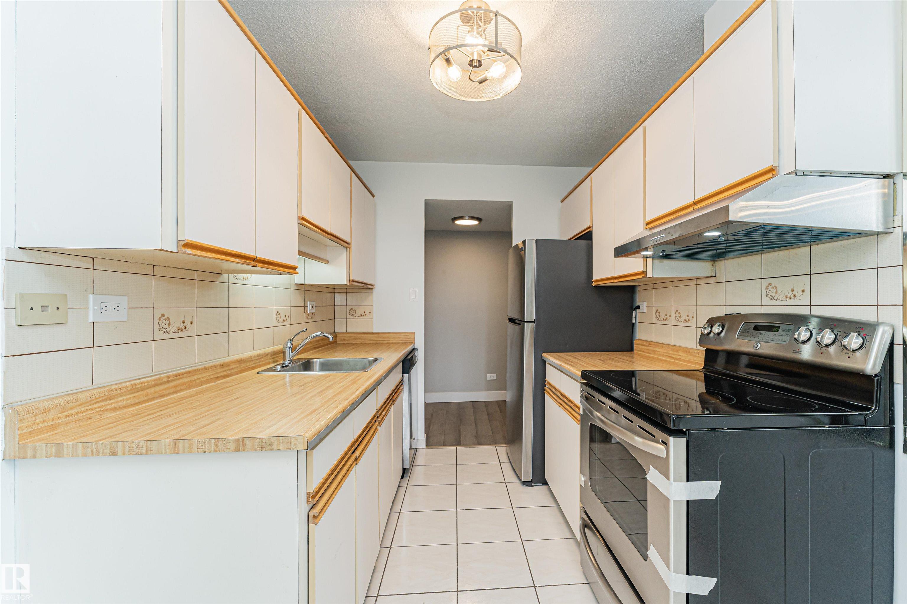 https://zimg.paragon.ice.com/ParagonImages/Property/PM/RAE/225400456/16/0/0/78857559323791ccb36ec9b5537c99c4/1/09d57c0a115493ca6e25c204a8b57d12/225400456-dea3cacd-1bc2-4412-b219-0c5d184f1f52.JPG