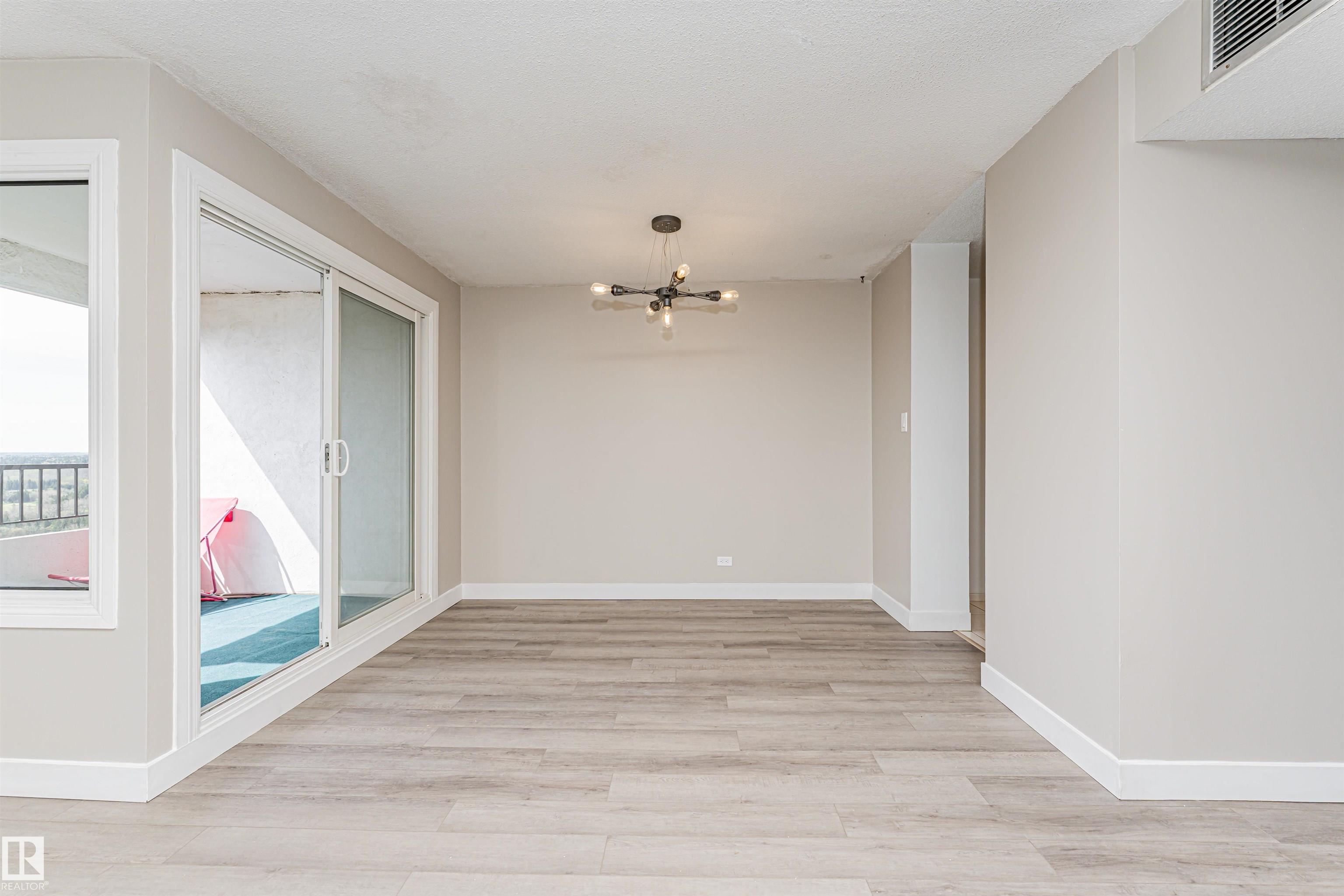 https://zimg.paragon.ice.com/ParagonImages/Property/PM/RAE/225400456/21/0/0/ae80bcfb92318636c3310cc96f5ad615/1/09d57c0a115493ca6e25c204a8b57d12/225400456-6eca483d-223d-42da-b6b1-e7ecdba5d8db.JPG