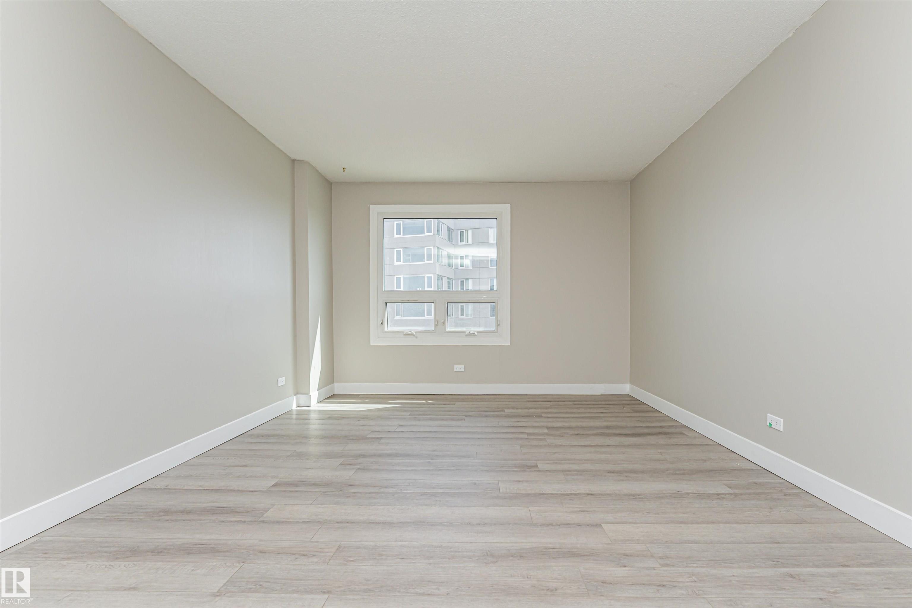 https://zimg.paragon.ice.com/ParagonImages/Property/PM/RAE/225400456/34/0/0/6c4603fcc736270212828594142d5a6d/1/09d57c0a115493ca6e25c204a8b57d12/225400456-ff6a851e-e400-4b59-bfff-524d9e9e99ba.JPG